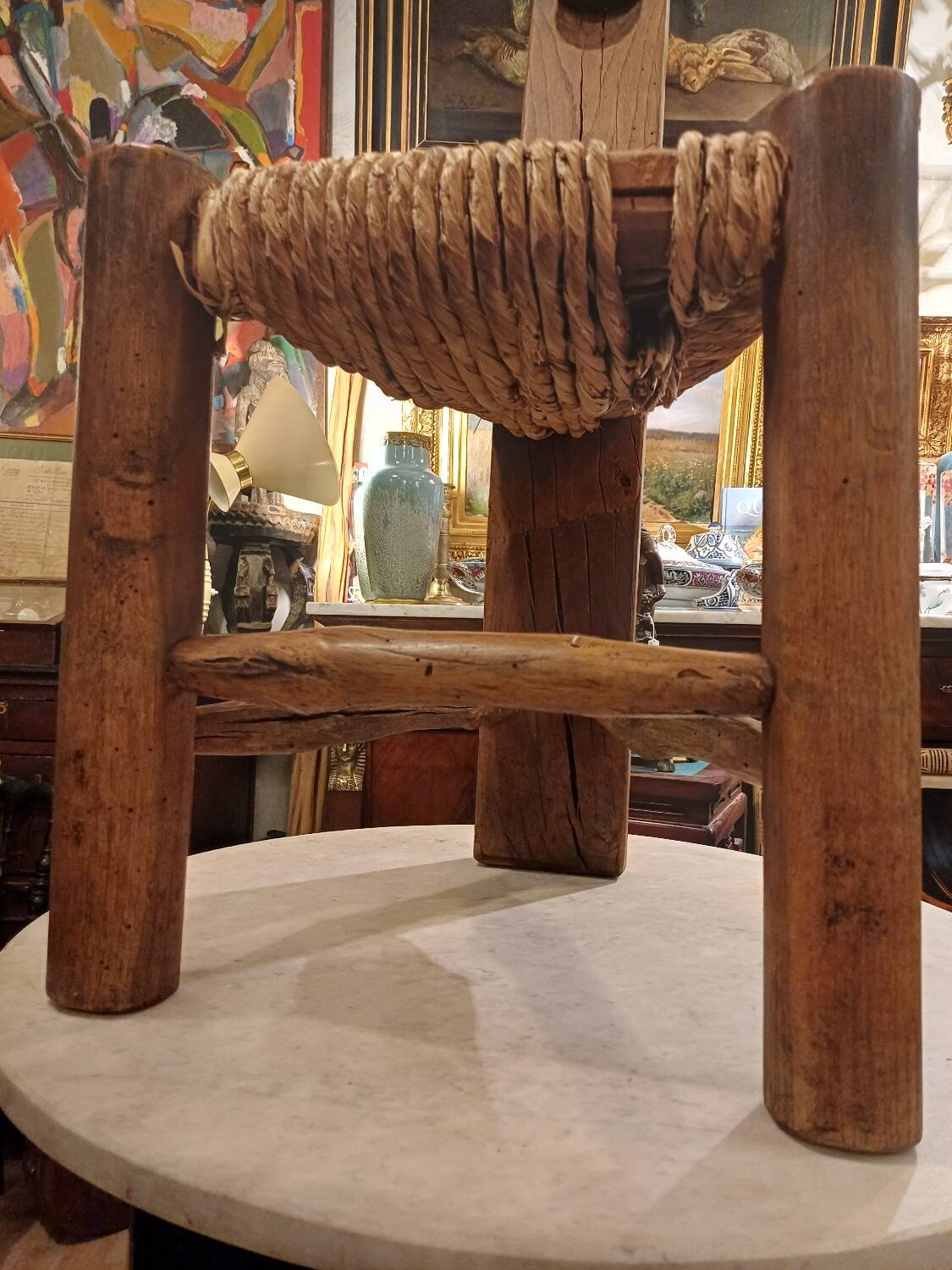 Chaise Tripode Brutaliste " Wabi-Sabi " Art Populaire 1900-1950