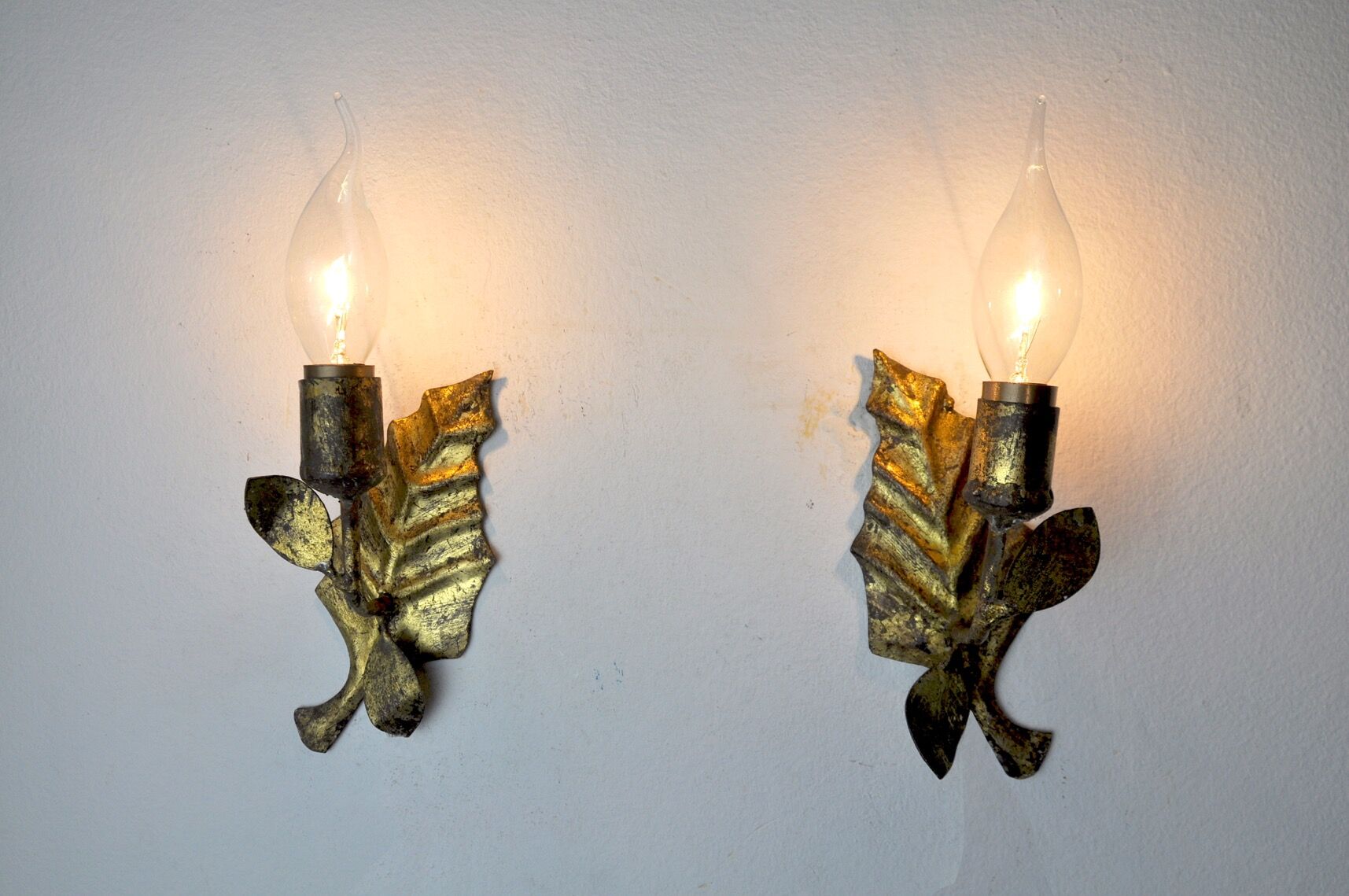 Pair of “leaf” wall lights, Italy, 1970