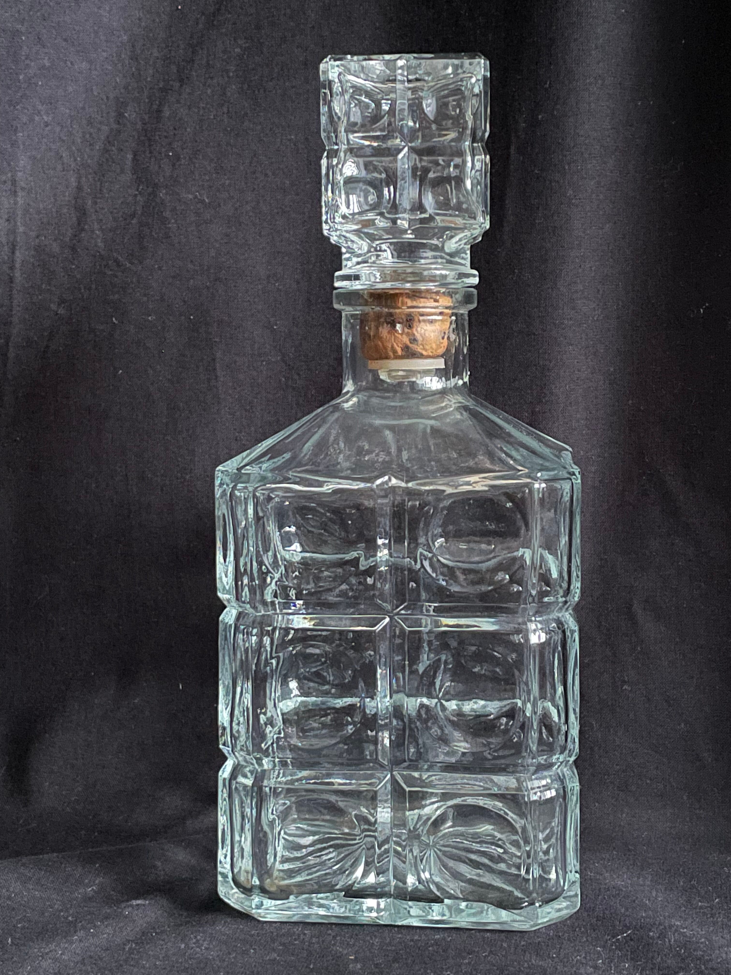 Vintage square whisky decanter square cap