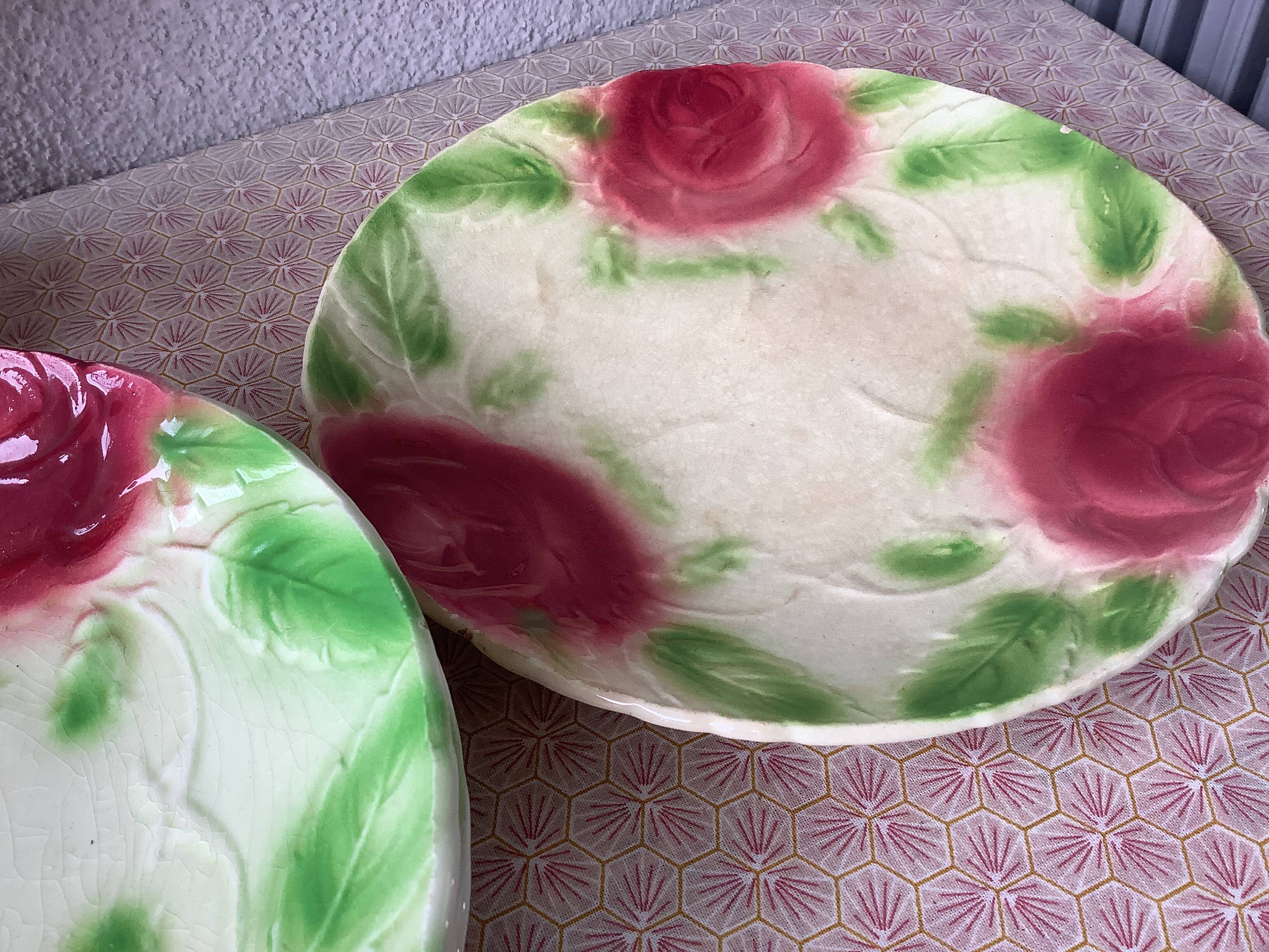 Assiettes antiques en majolique