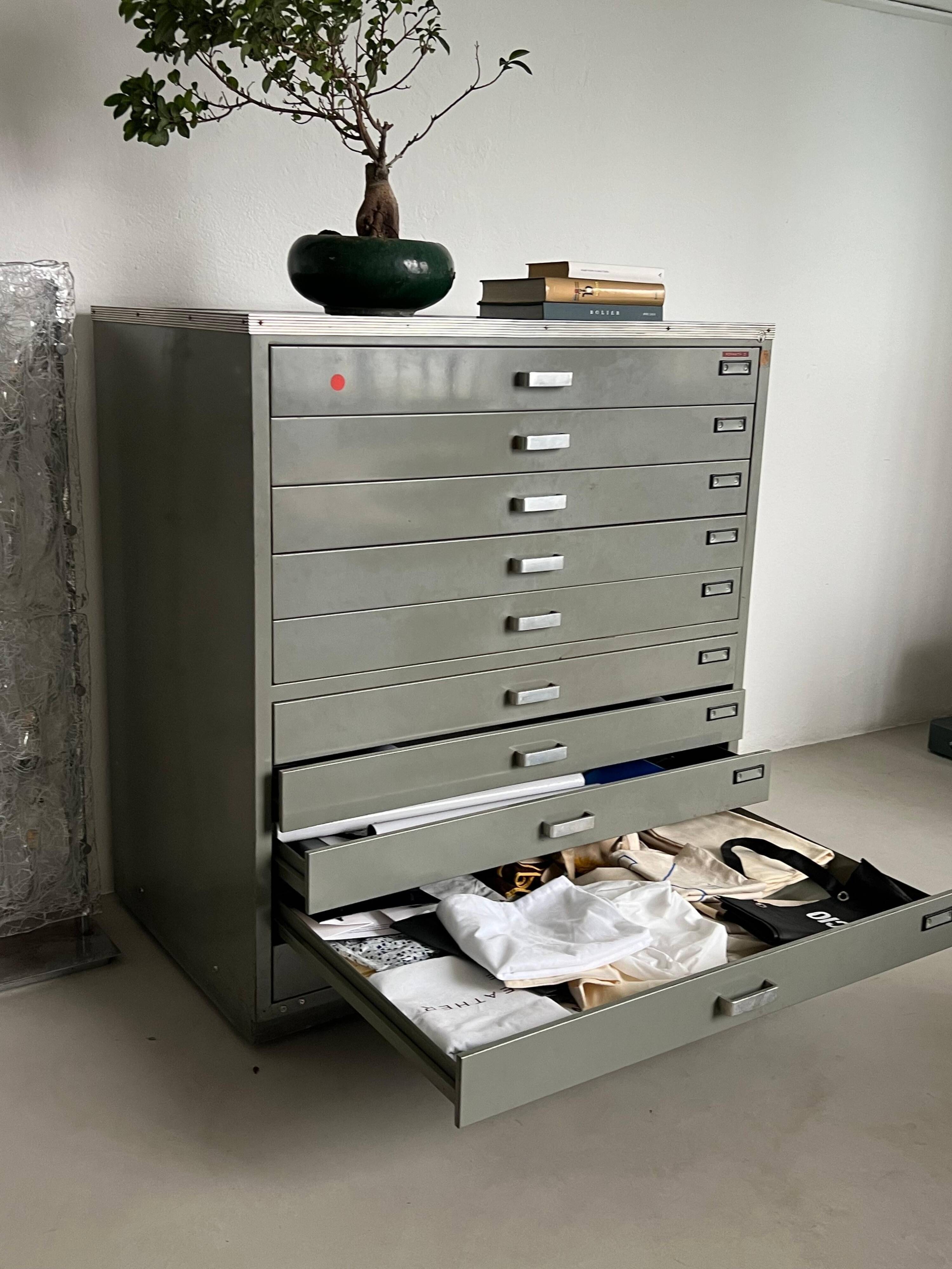 Vintage Italian Industrial Cabinet / drawers  for storage drawings and posters
