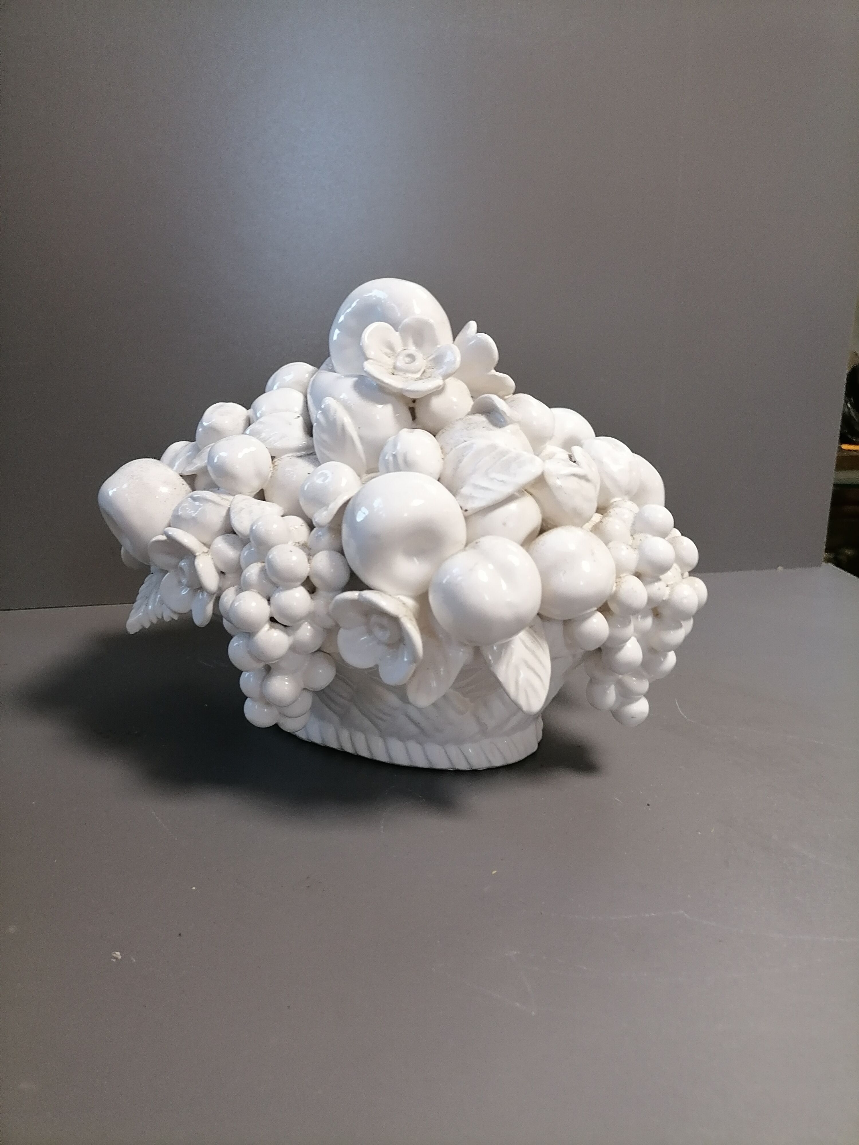 Earthenware centerpiece