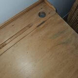 Child desk