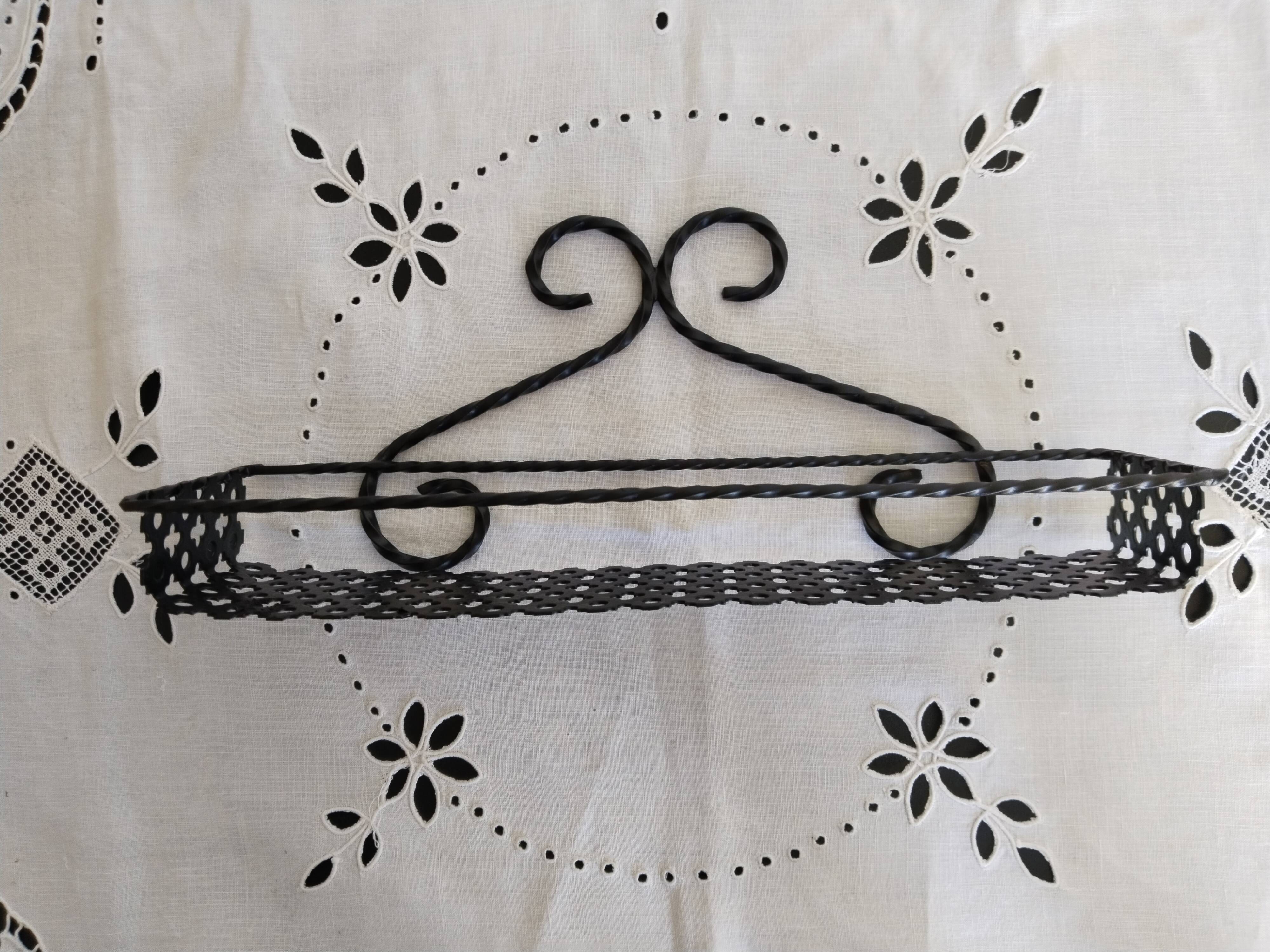 Spice rack in black openwork metal