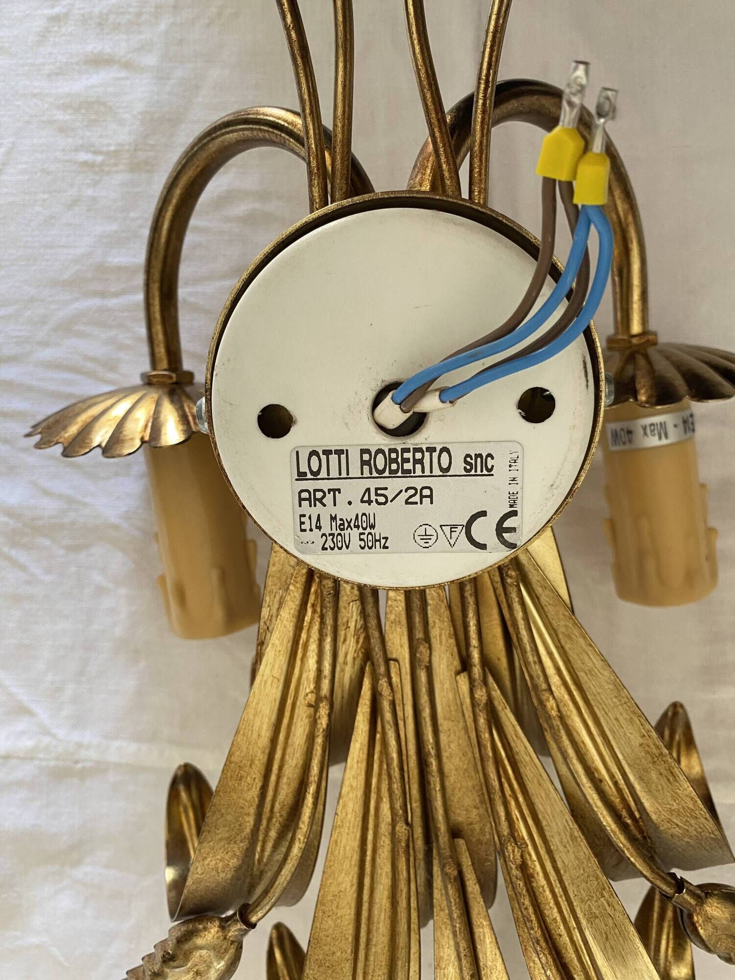 Hans Kögl-style 6-arm chandelier in gilded metal, 1970s, with two wall lights