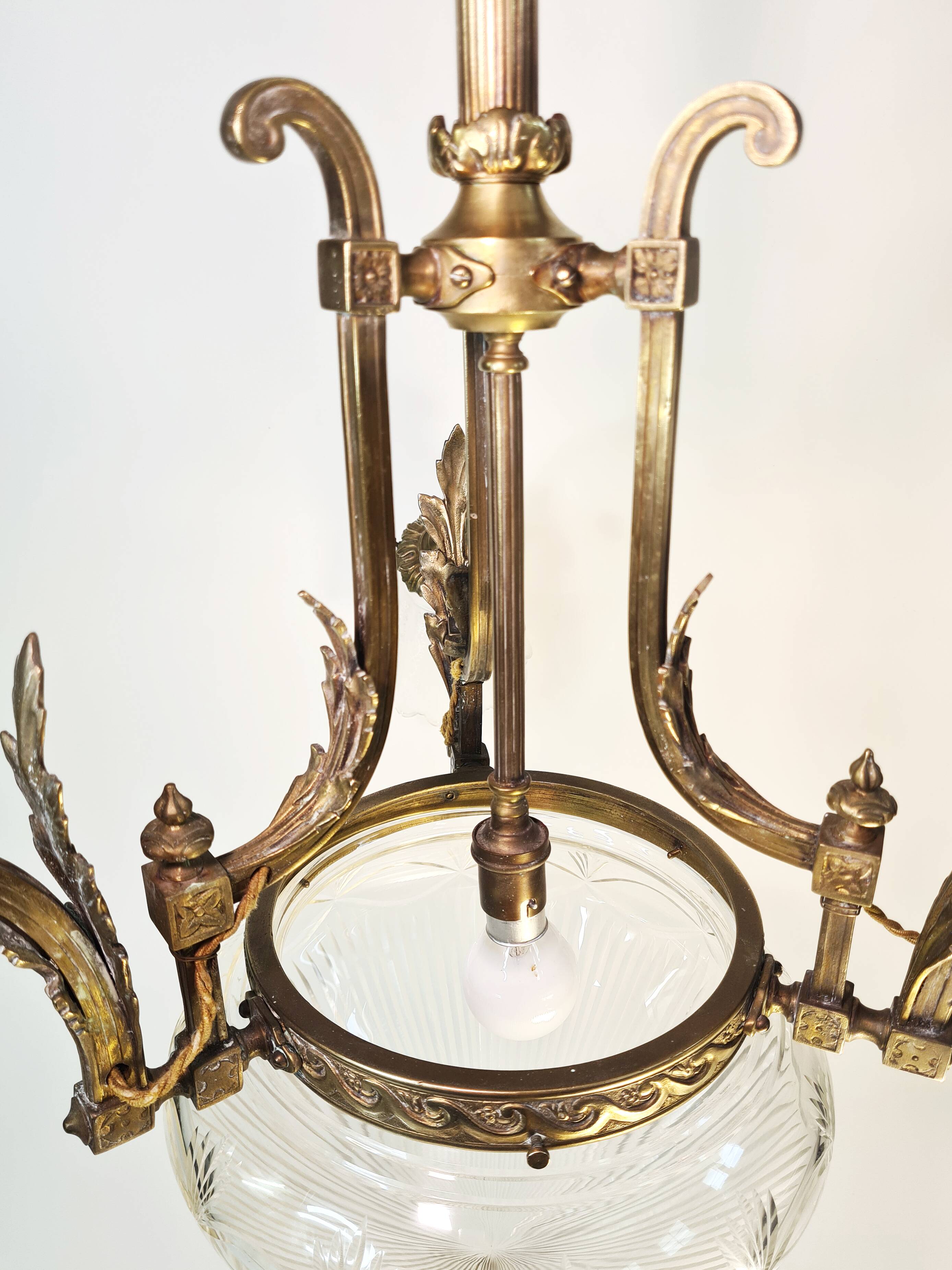 Lustre majestueux en laiton & cristal taillé – Fin XIXe