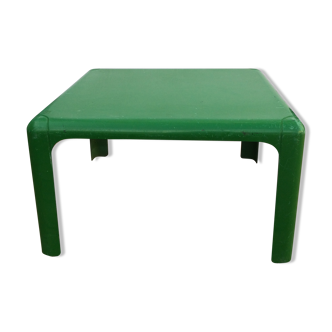 Table low Artemide design Vico Magistretti