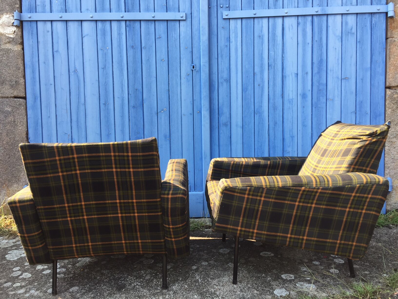 Pair of armchairs G10, Pierre Guariche for Airborne