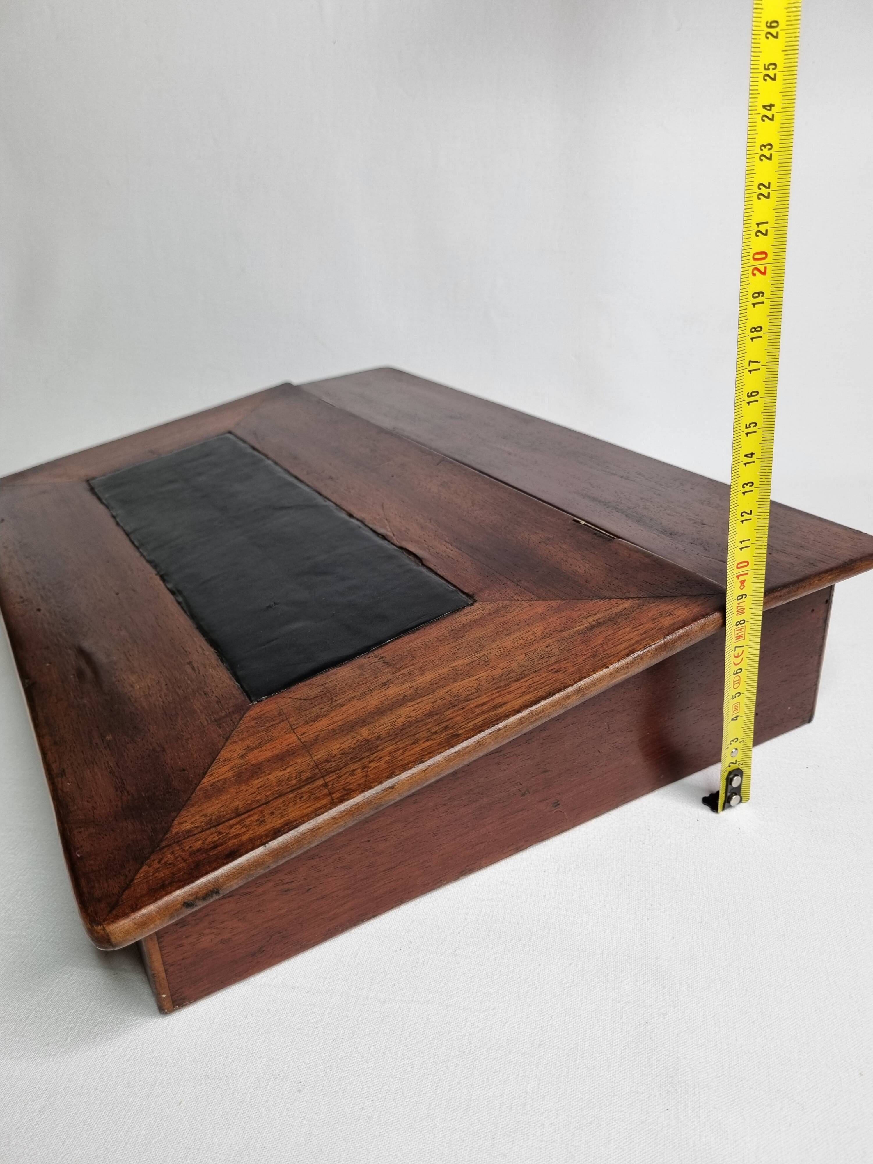 Écritoire de voyage antique du XIXe siècle en cuir et bois, 45 cm
