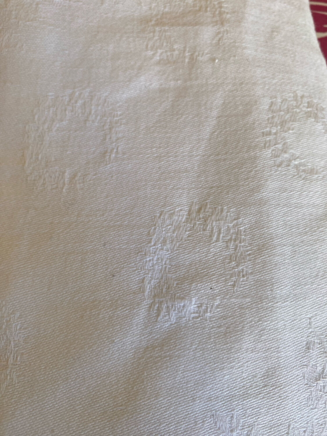 White cotton and linen tablecloth with central monogram from the 1960s.