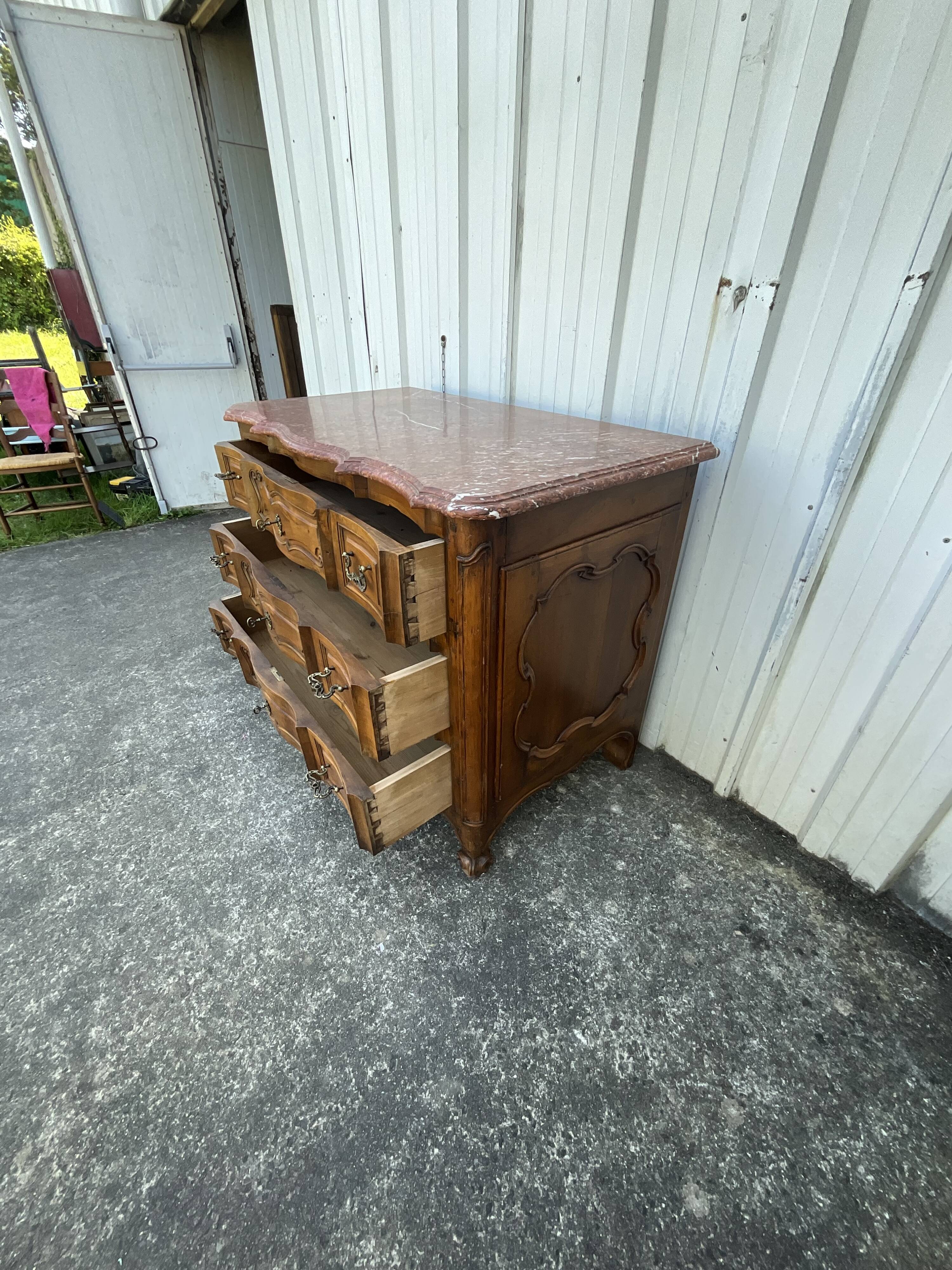 Louis XV Style Walnut Eel Chest of Drawers, Early 19th Century