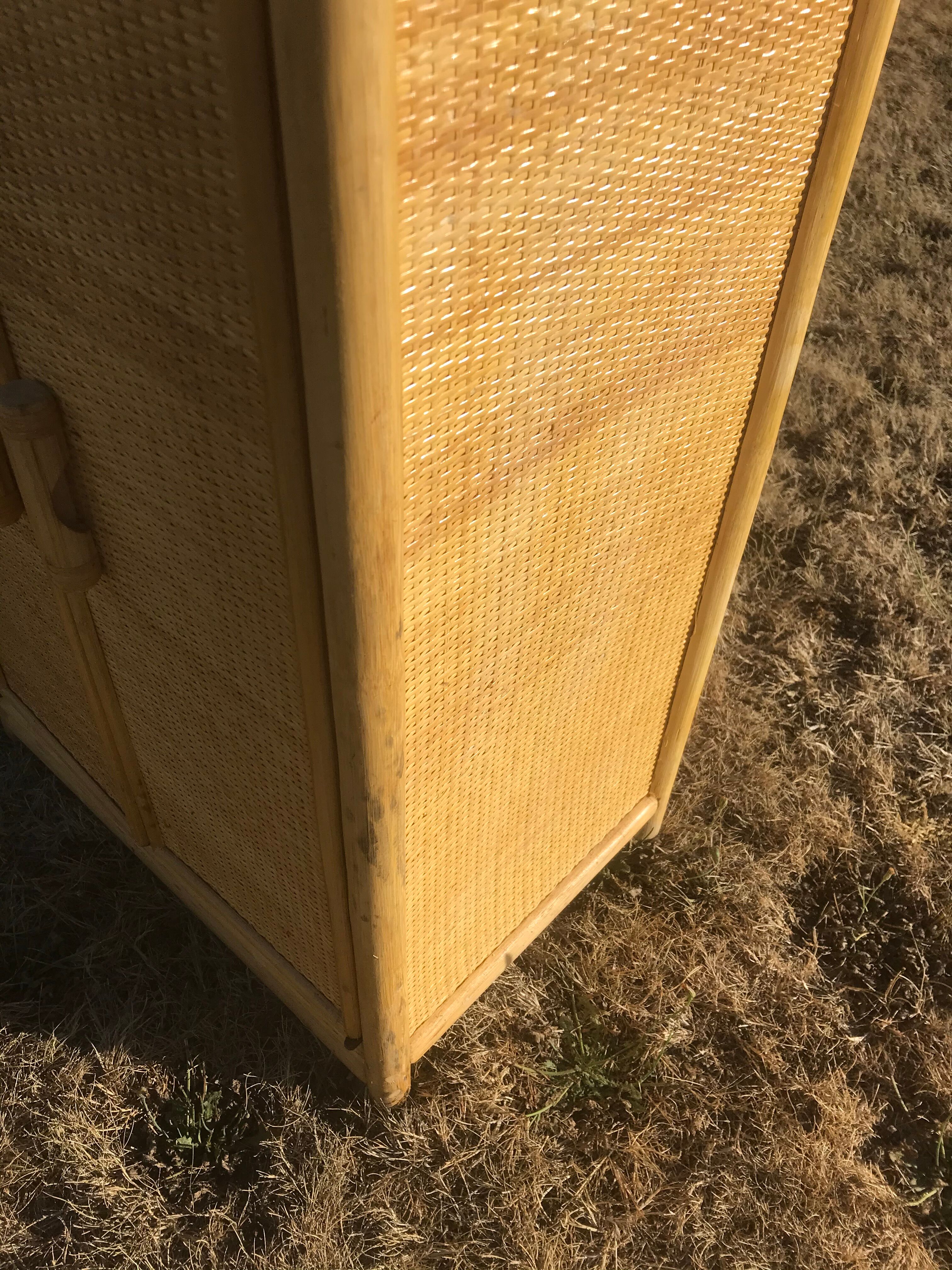 Étagère en rotin vintage