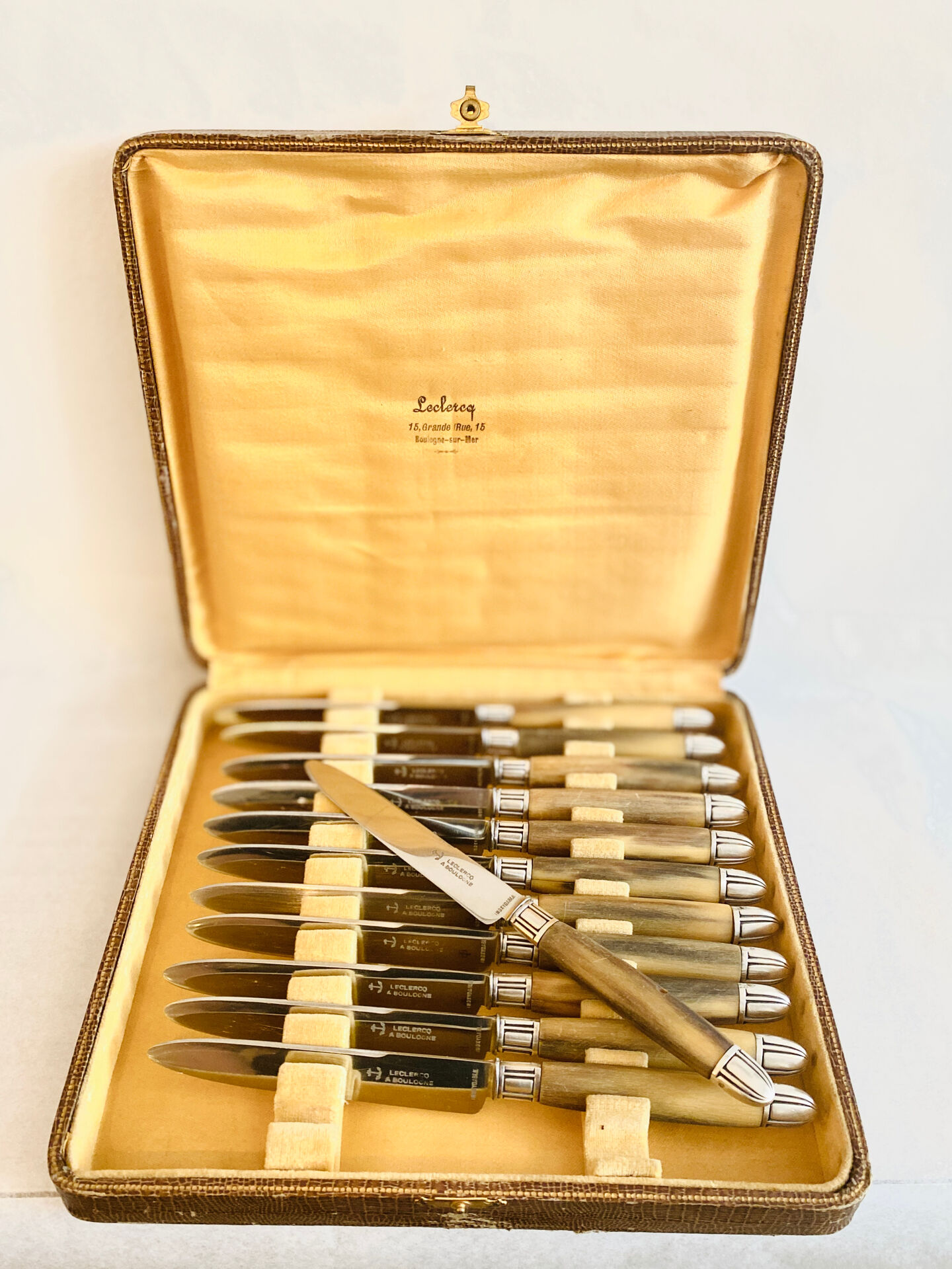 Coffret 12 couteaux de table art déco - Leclercq à Boulogne-sur-Mer