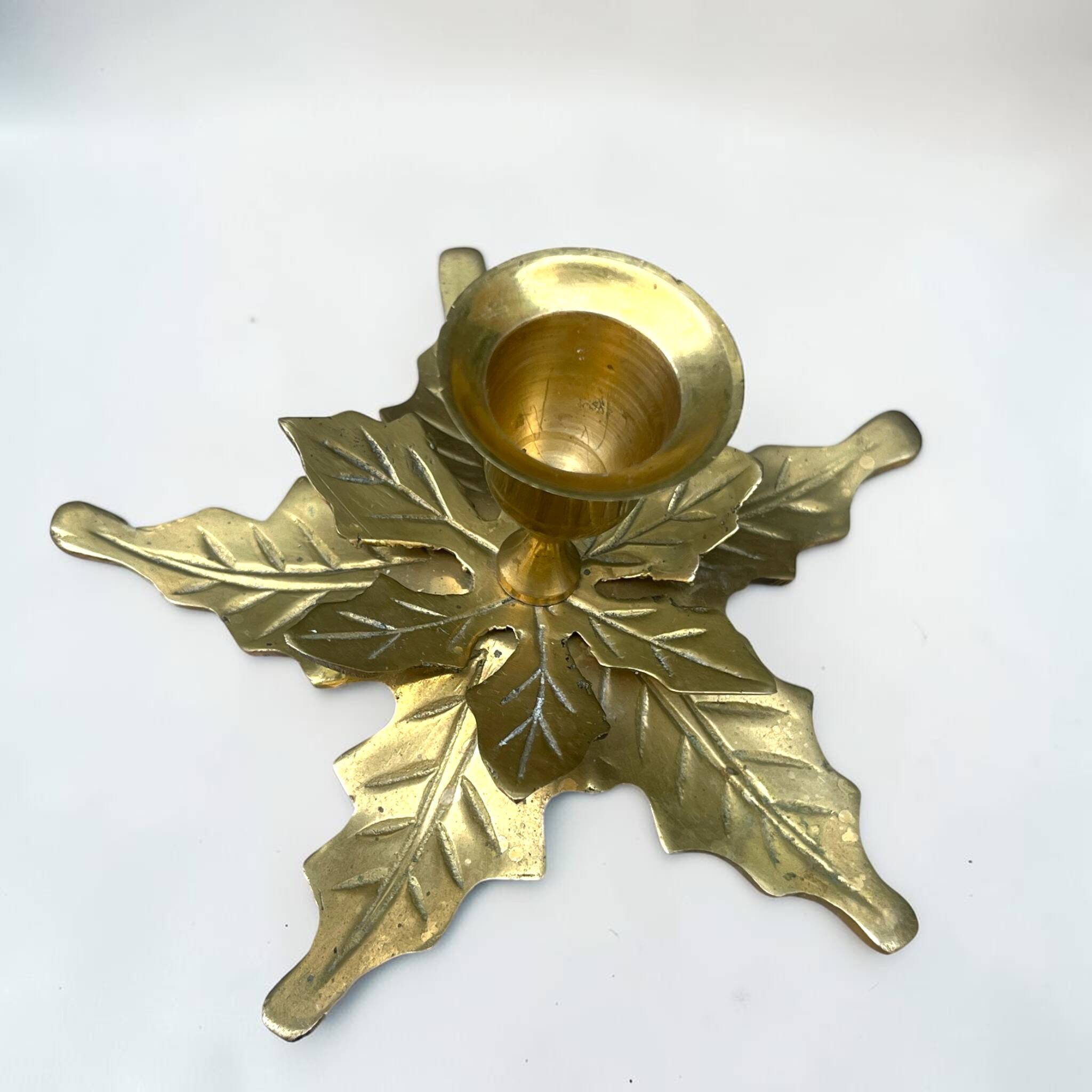 Brass candlestick in the shape of holly leaves _ bohemian chic candlestick
