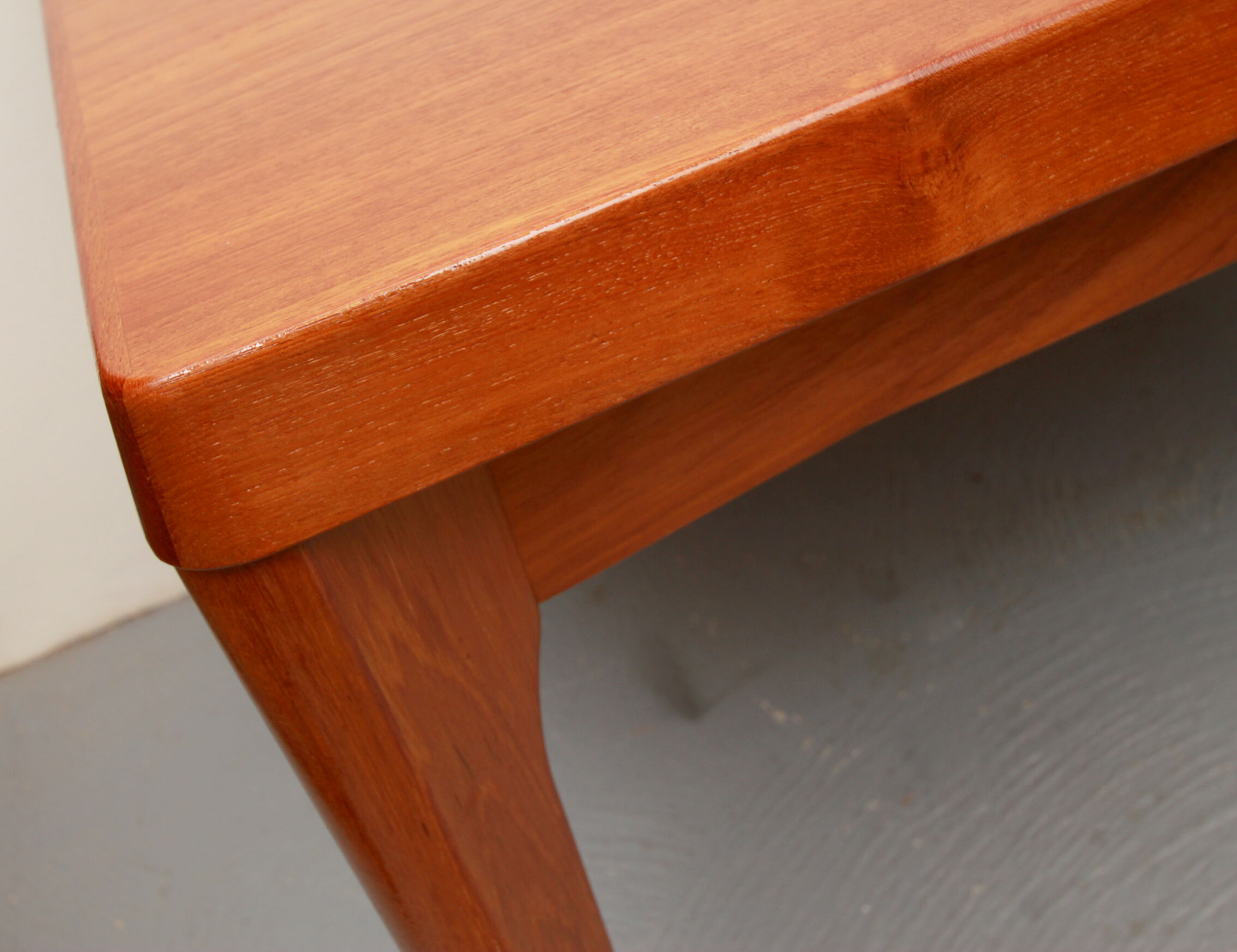 Table à manger extensible danoise des années 1960 en teck