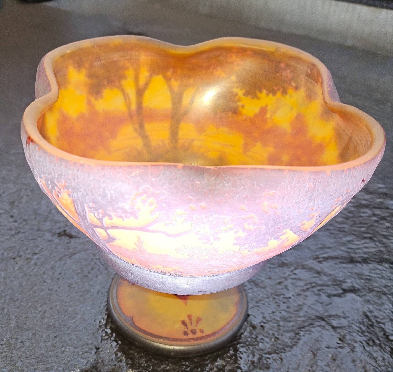 Large bowl on pedestal Daum Nancy – Lakeside landscape 1910