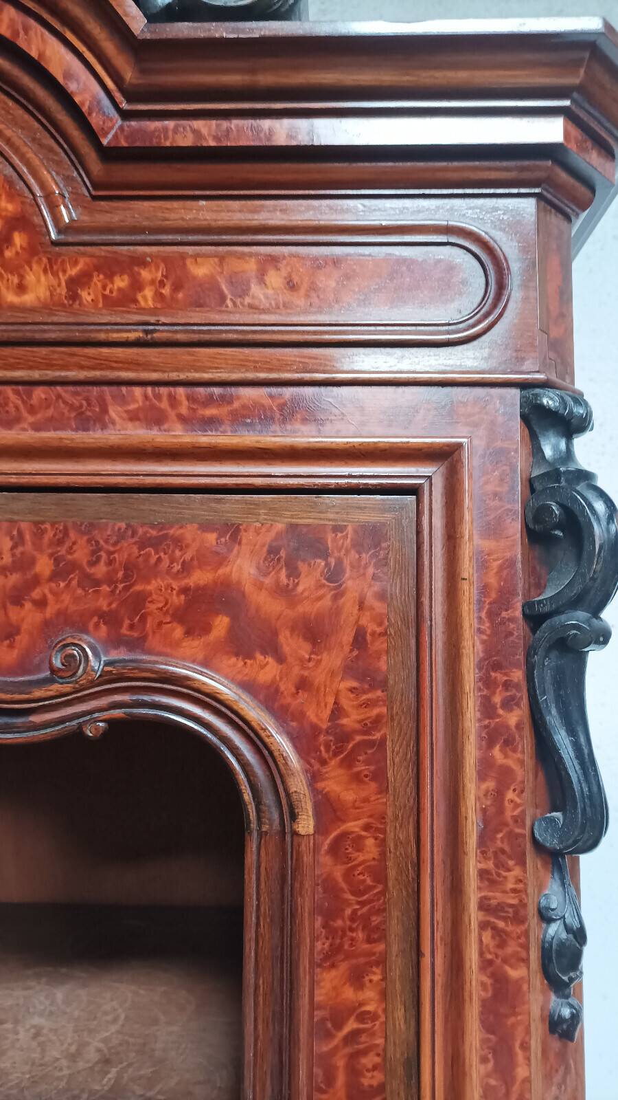 Library from the Napoleonic III era in thuya burl.