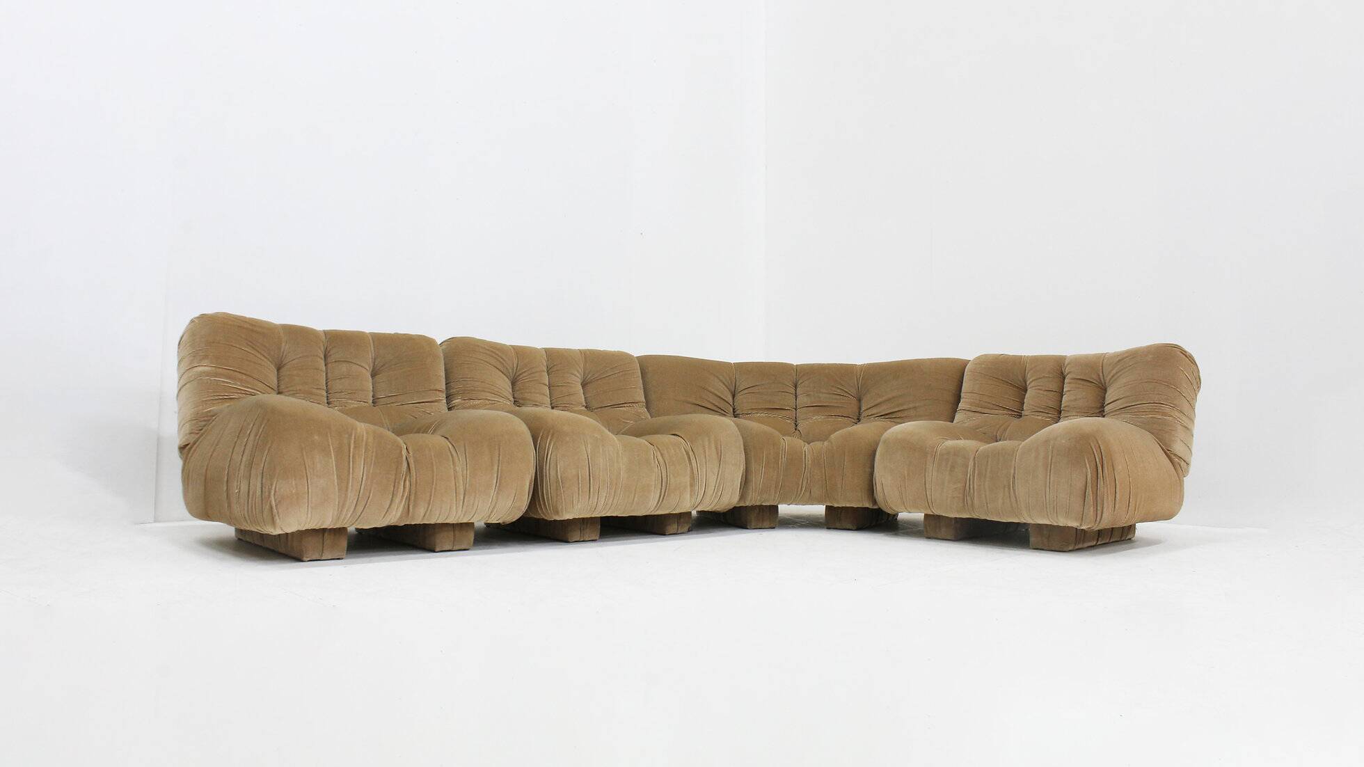 Vintage Italian curved modular sofa by Rossi di Albizzate 1970s