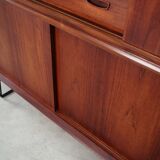 Buffet haut en teck, design danois, années 1970, production : Danemark