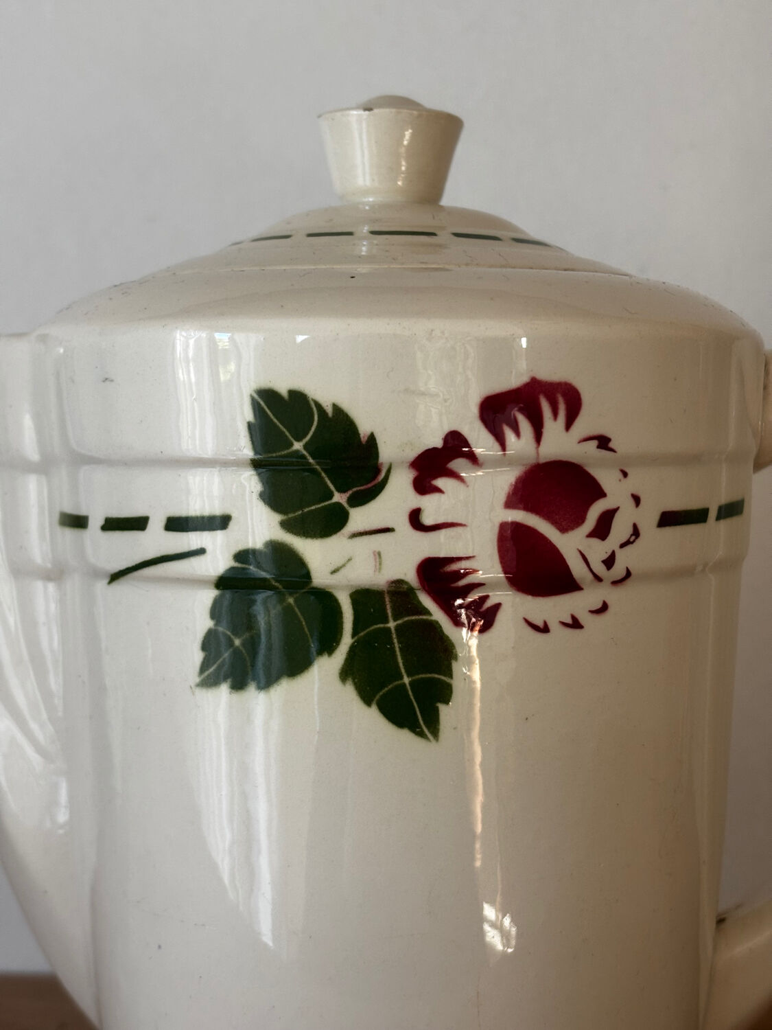 Old teapot Niderviller Moselle Blois model