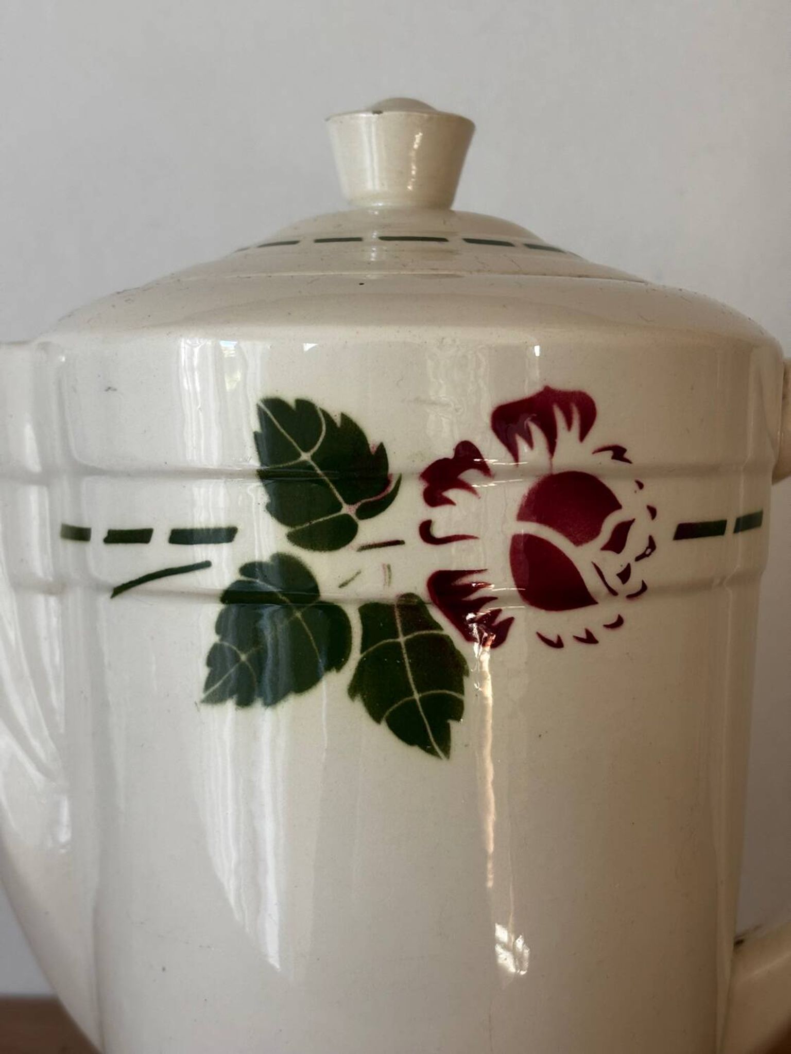 Old teapot Niderviller Moselle Blois model