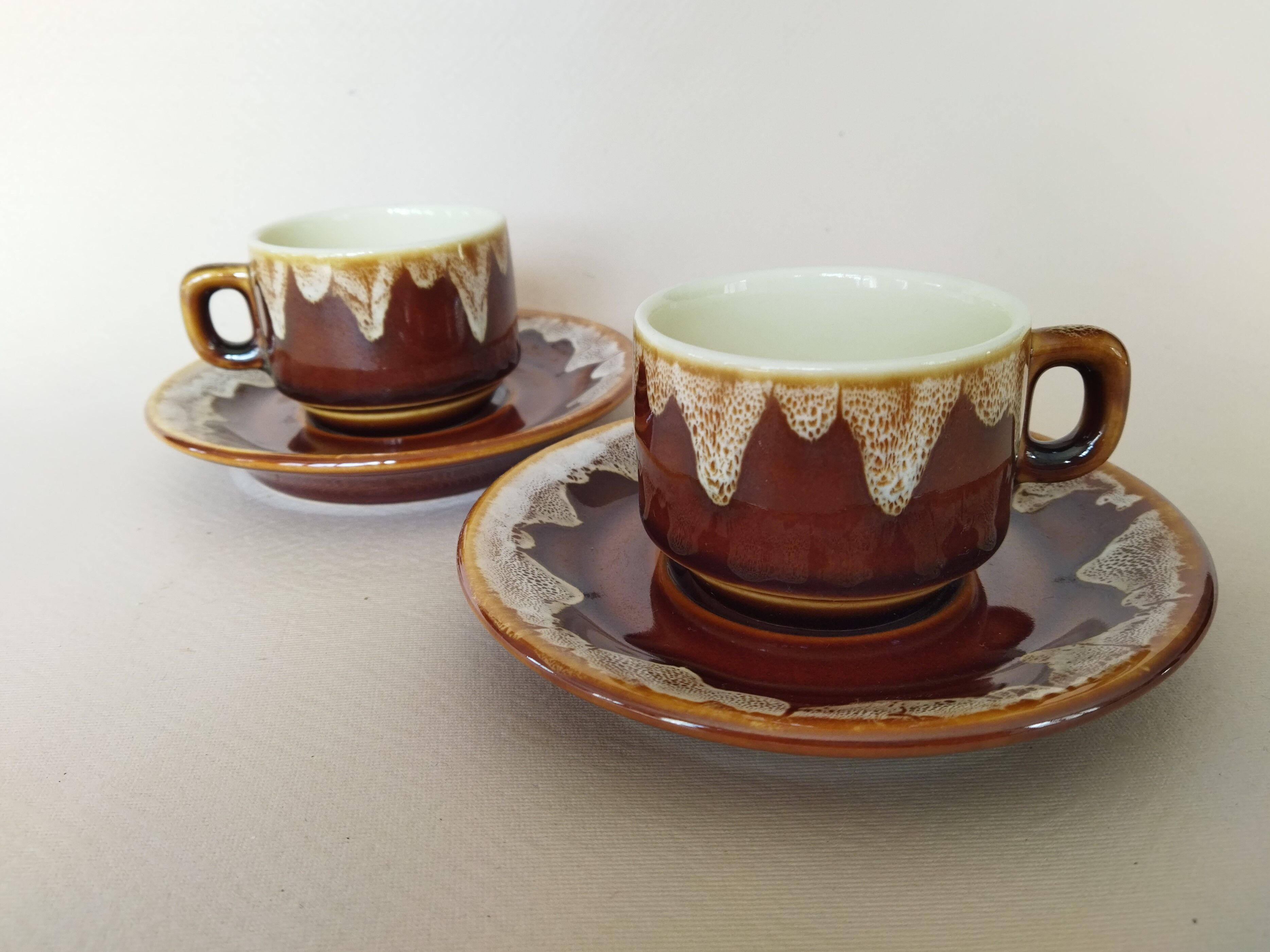 2 bistro coffee cups