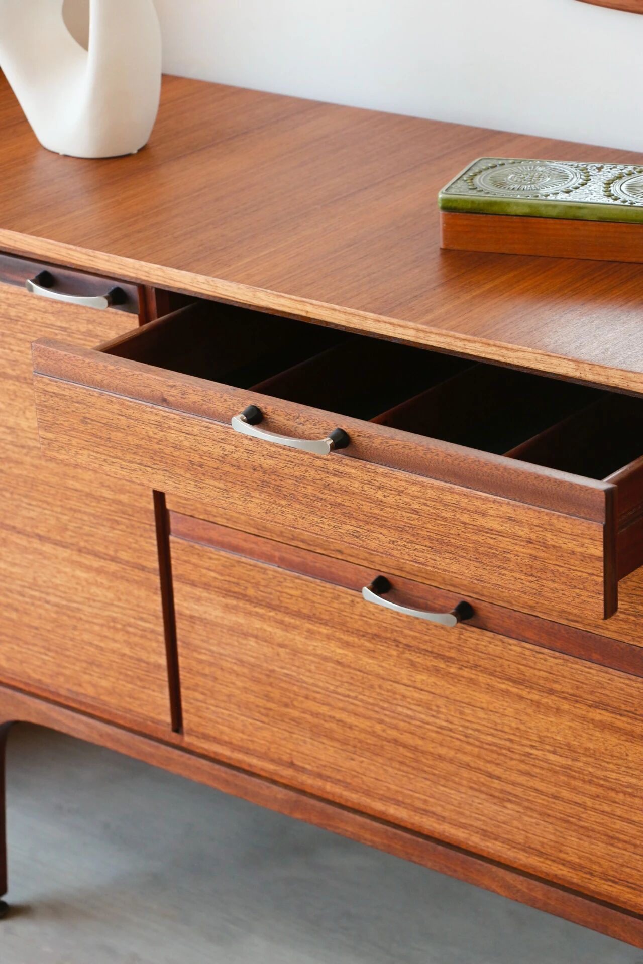Enfilade teck vintage Meredew rénovée (165 cm)