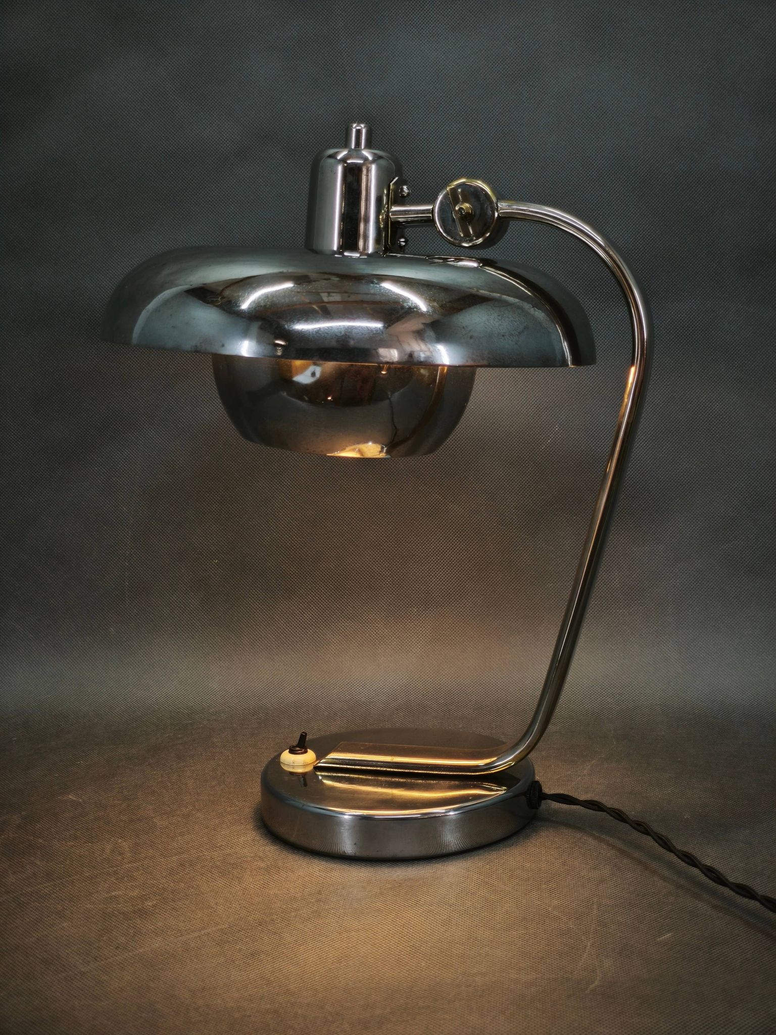 Rare lampe de bureau réglable en chrome Bauhaus des années 1930, Tchécoslovaquie