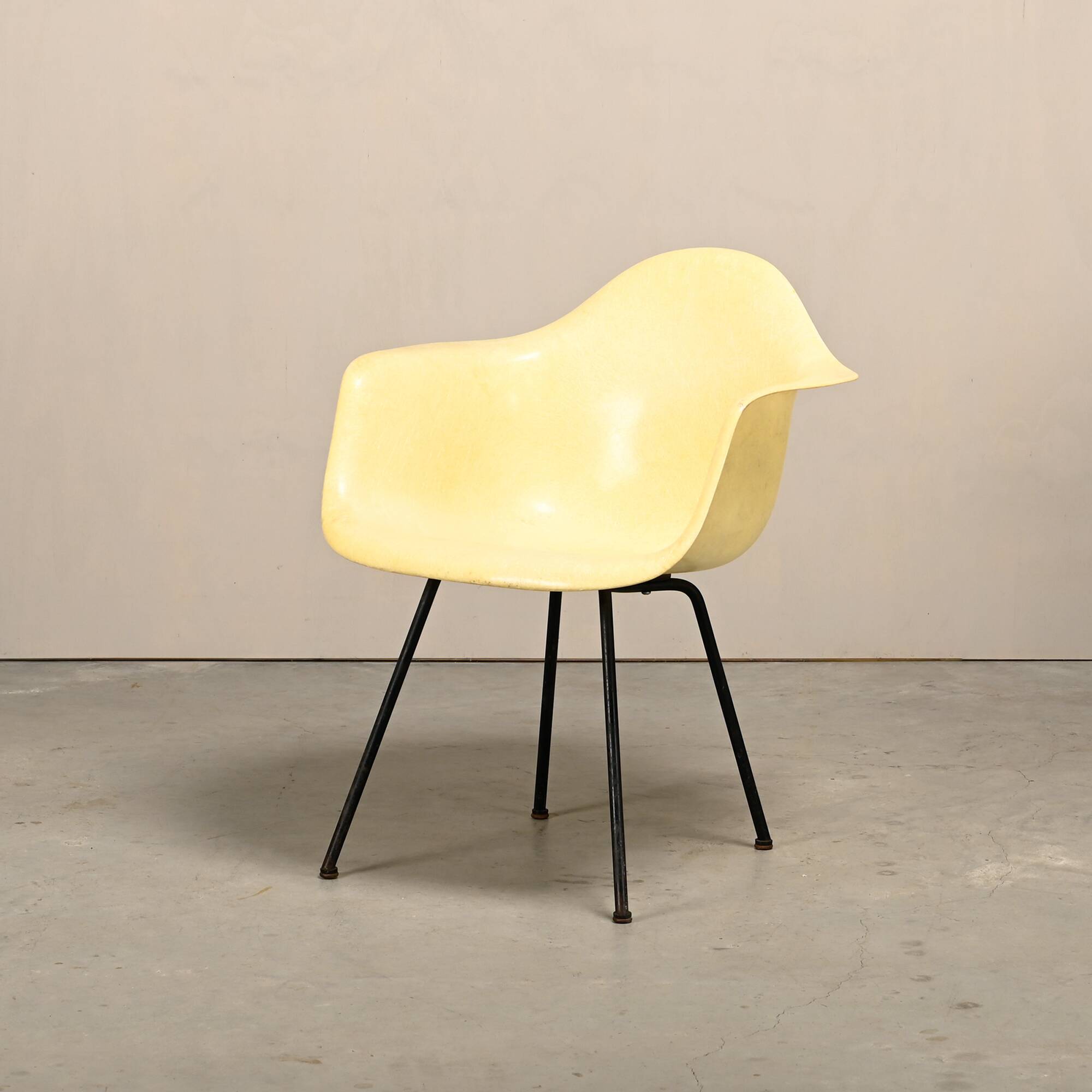 Charles & Ray Eames MAX Parchment rope edge Armchair Herman Miller 1951