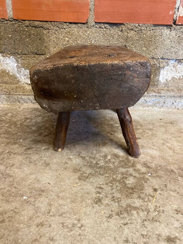 Banc de traite vernaculaire brutaliste ancien en chêne, France