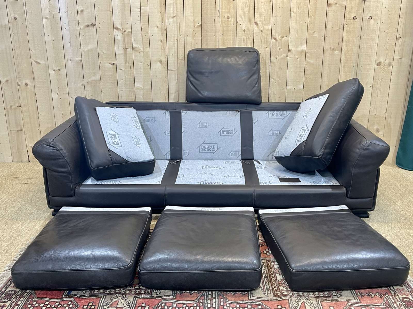 Modern 3-seater leather sofa rochebobois