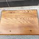 Petit tabouret en bois massif vintage