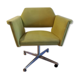 Joseph André Motte's swivel Prism chair for Steiner