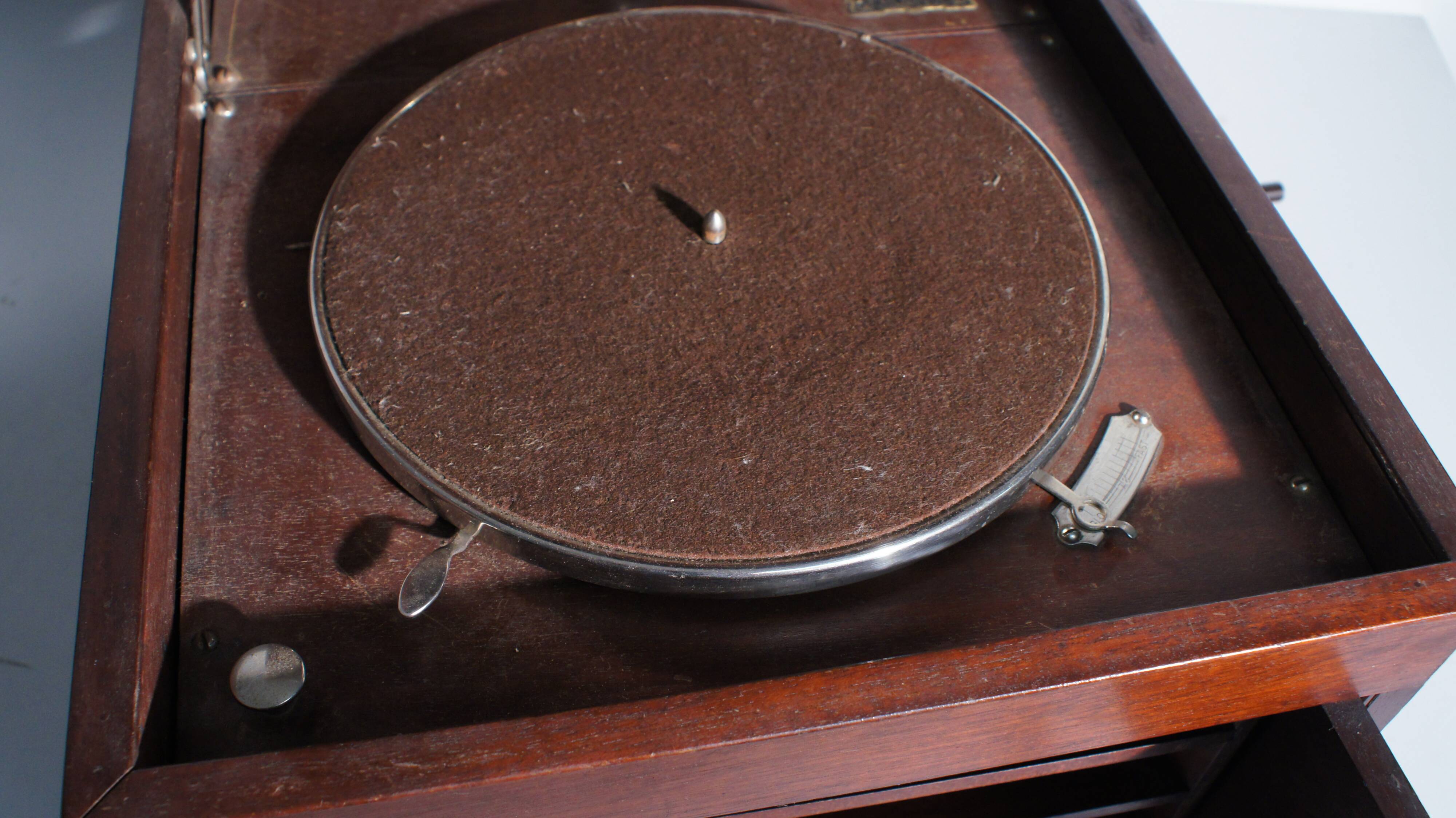 Gramophone turns model 103 old 1926