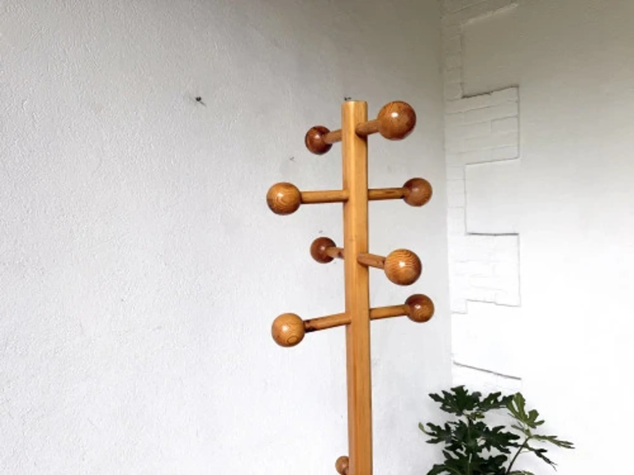 Modernist coat rack in solid pine, 1970s