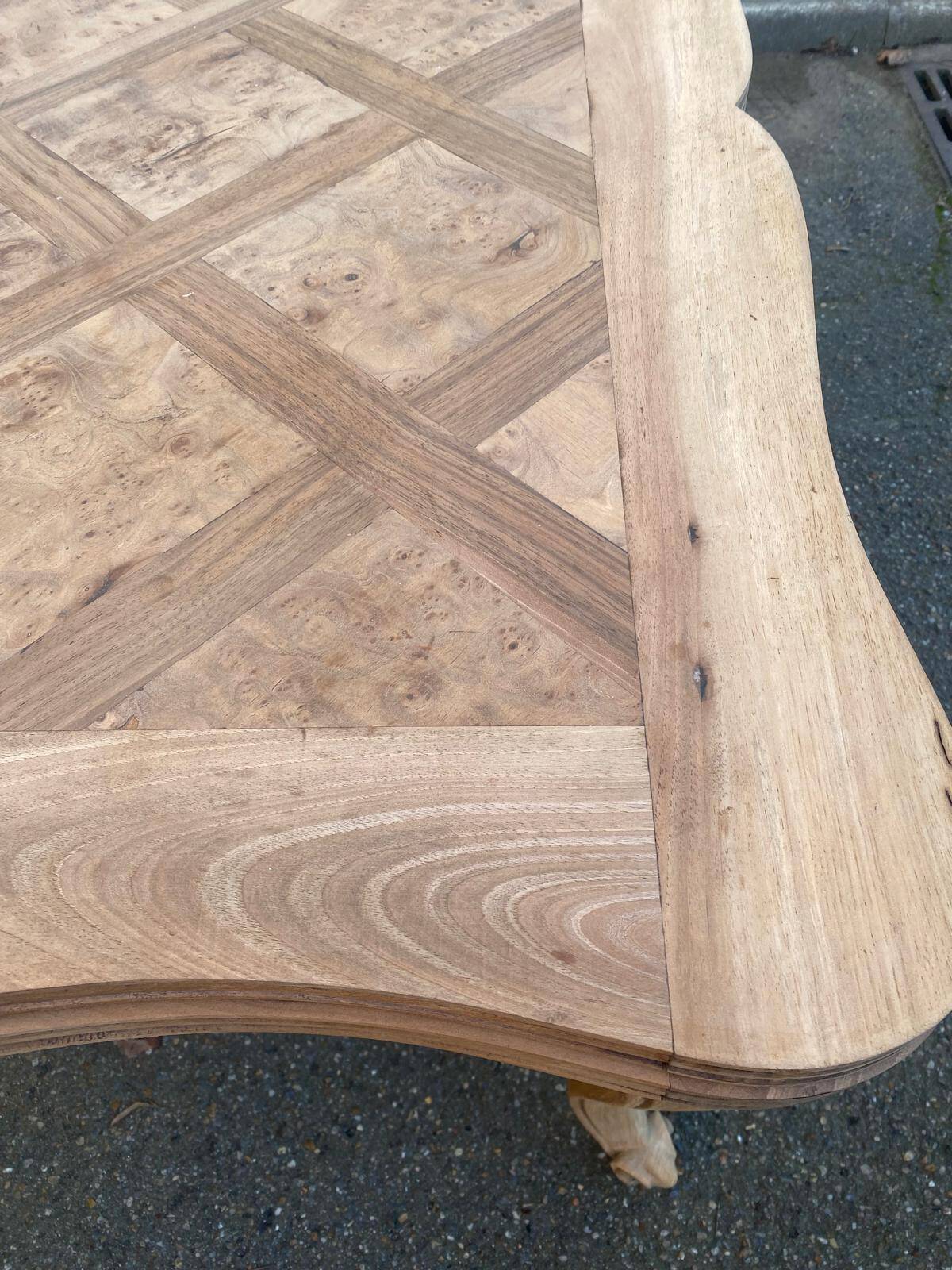 Louis XV extendable dining table, renovated, walnut, 250cm, 18th century.