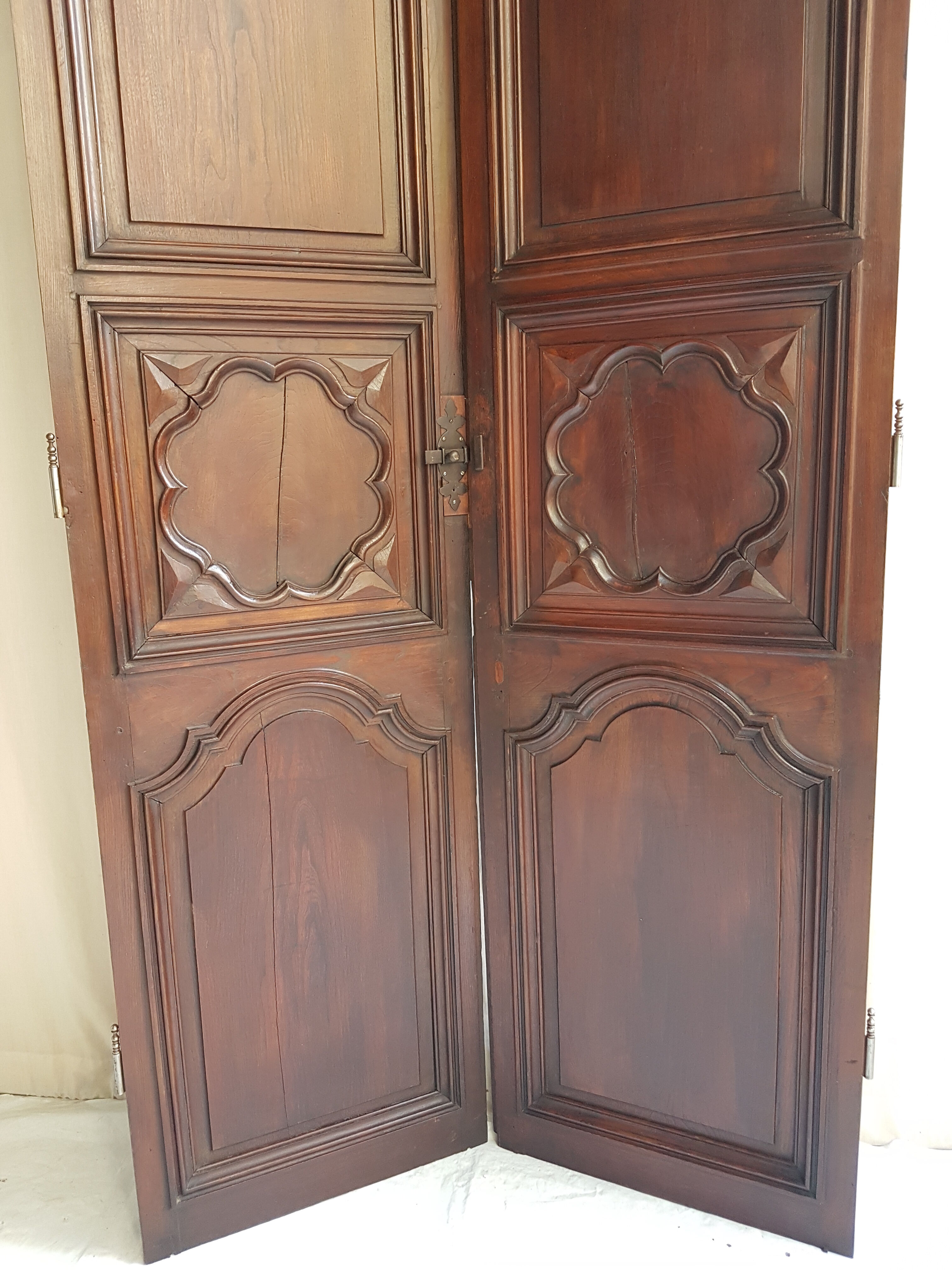 2 Doors closet/19th wardrobe