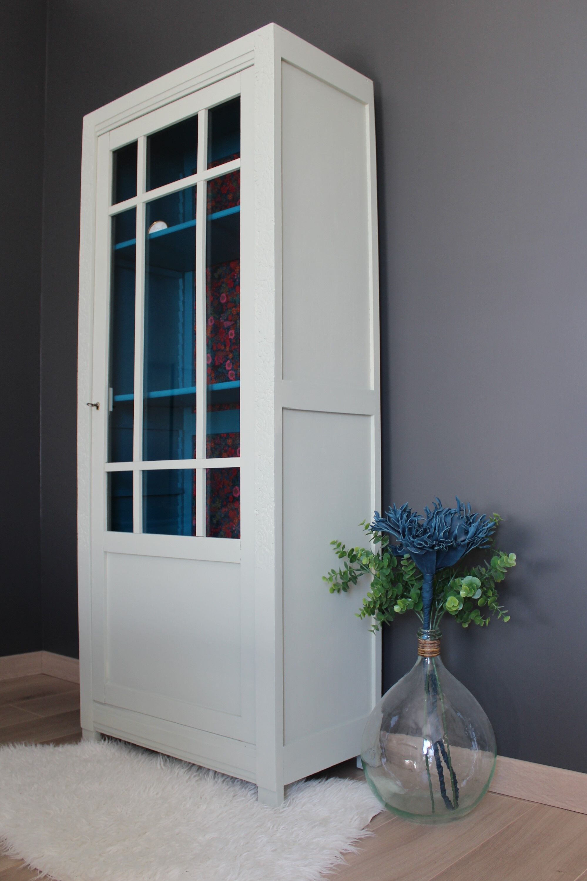 Armoire parisienne vitrée