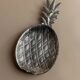 Bol en métal en forme d'ananas plaqué argent, saladier vintage des années 1960, centre de table tropical.