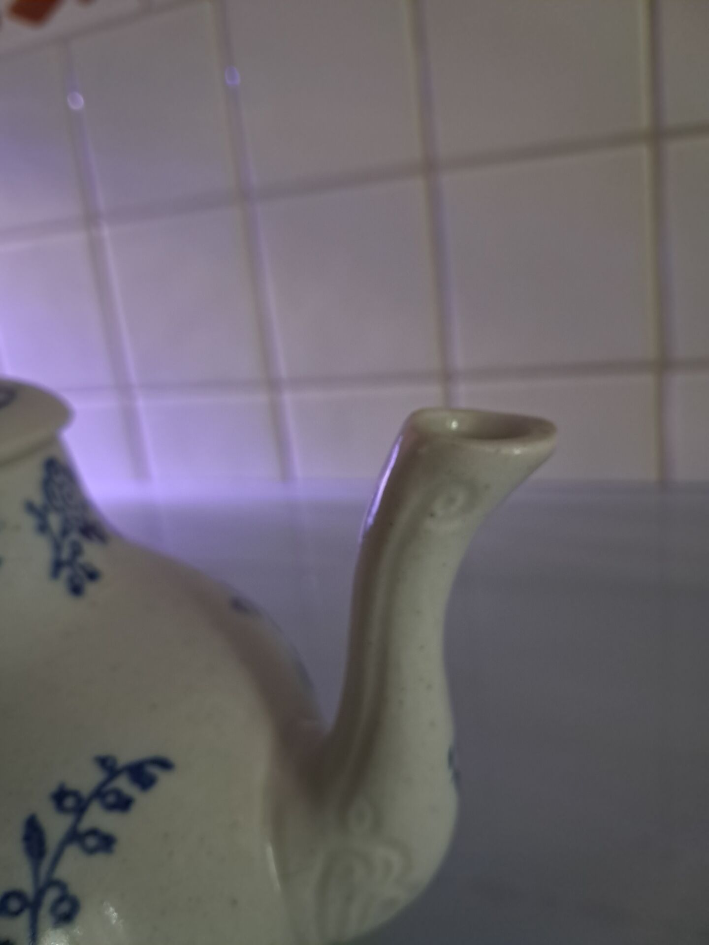 Théière ancienne en grès