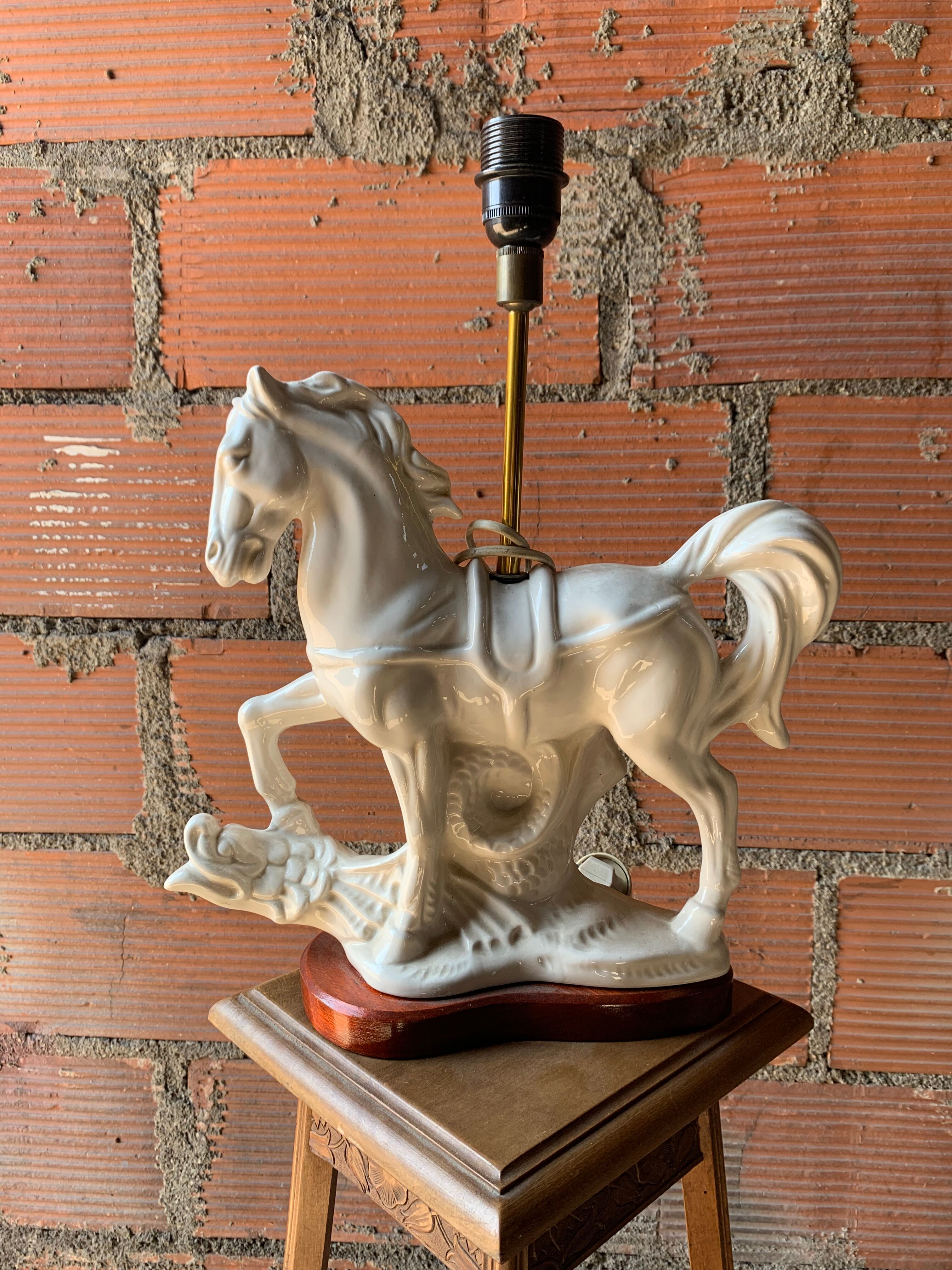 Horse lamp