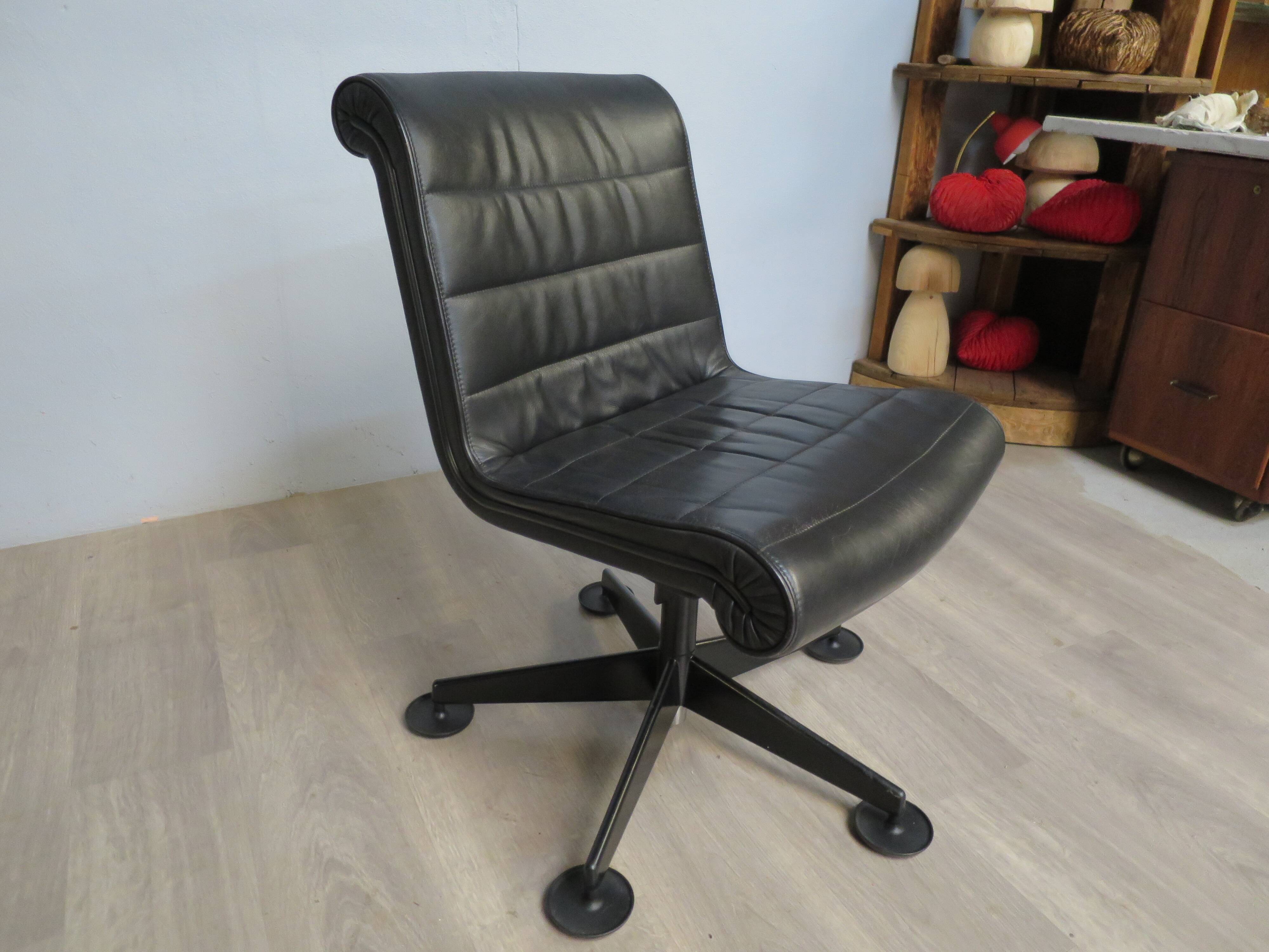 Fauteuil Sapper édité par Knoll
