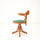 Chaise pivotante réglable en hauteur par Ton