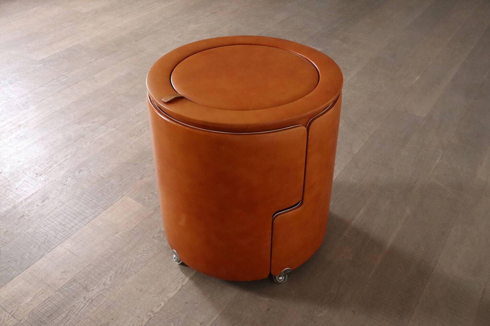 Dilly Dally Vanity In Cognac By Luigi Massoni For Poltrona Frau, Italy 1968