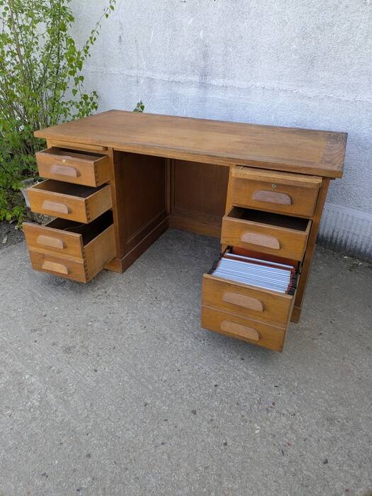 Bureau administratif adulte