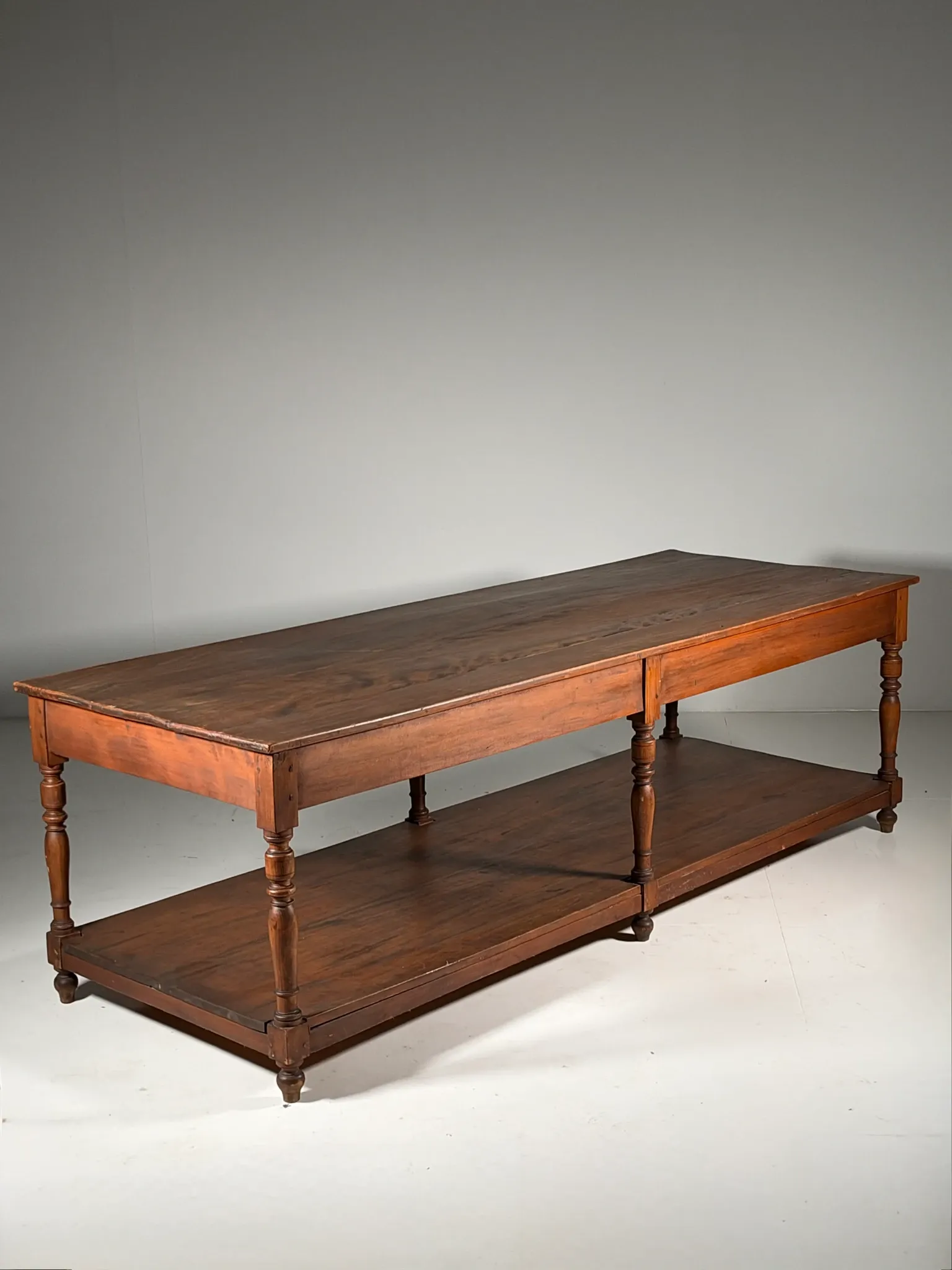 Table drapier belge vers 1920