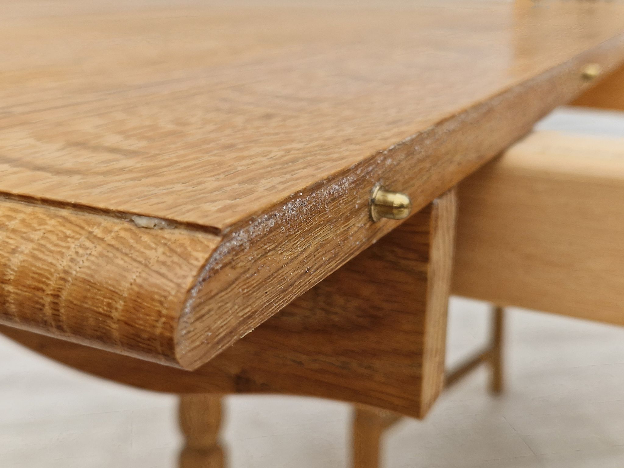 Danish dinning set of table and four chairs in oak and wool.