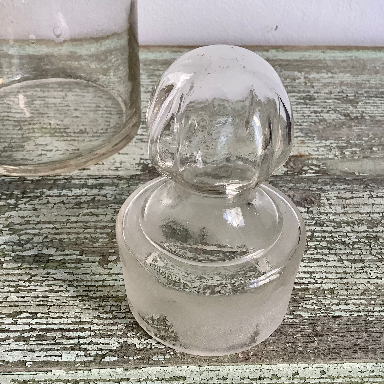 Transparent glass bottle or jar