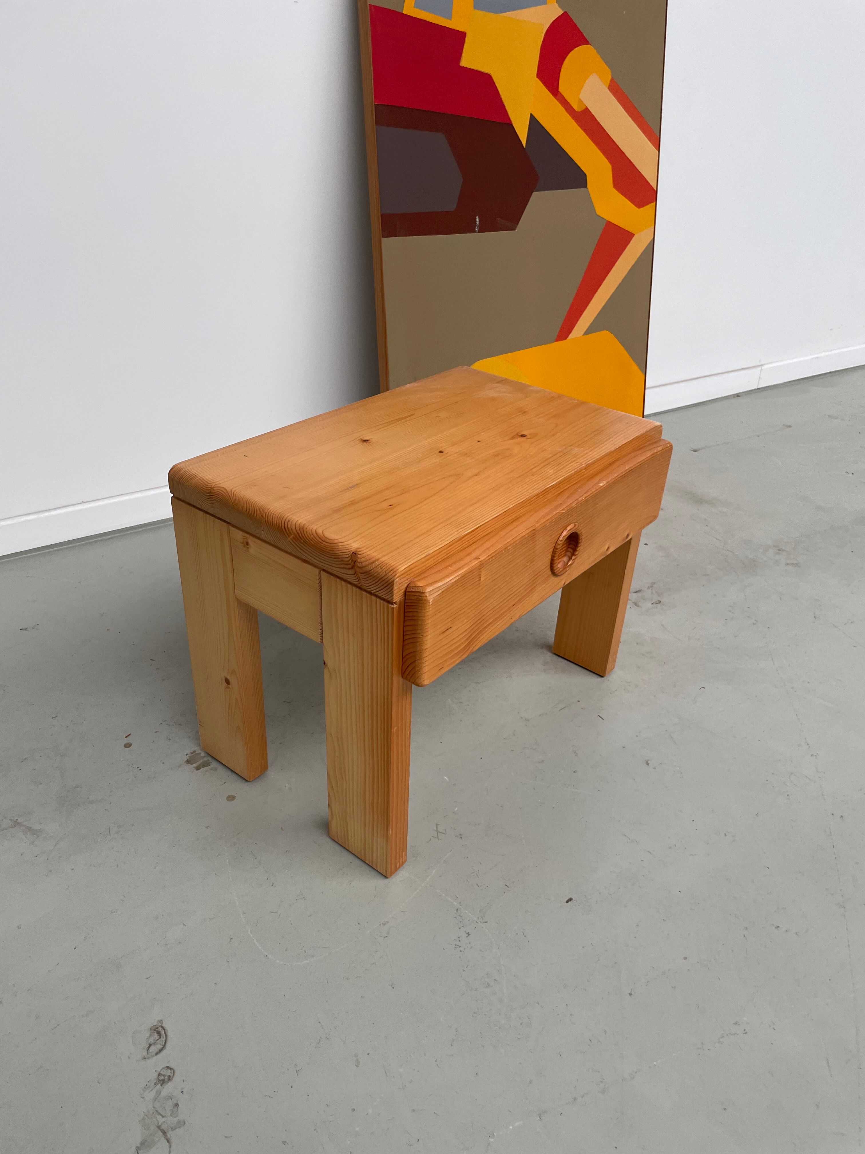 Bedside table in pine