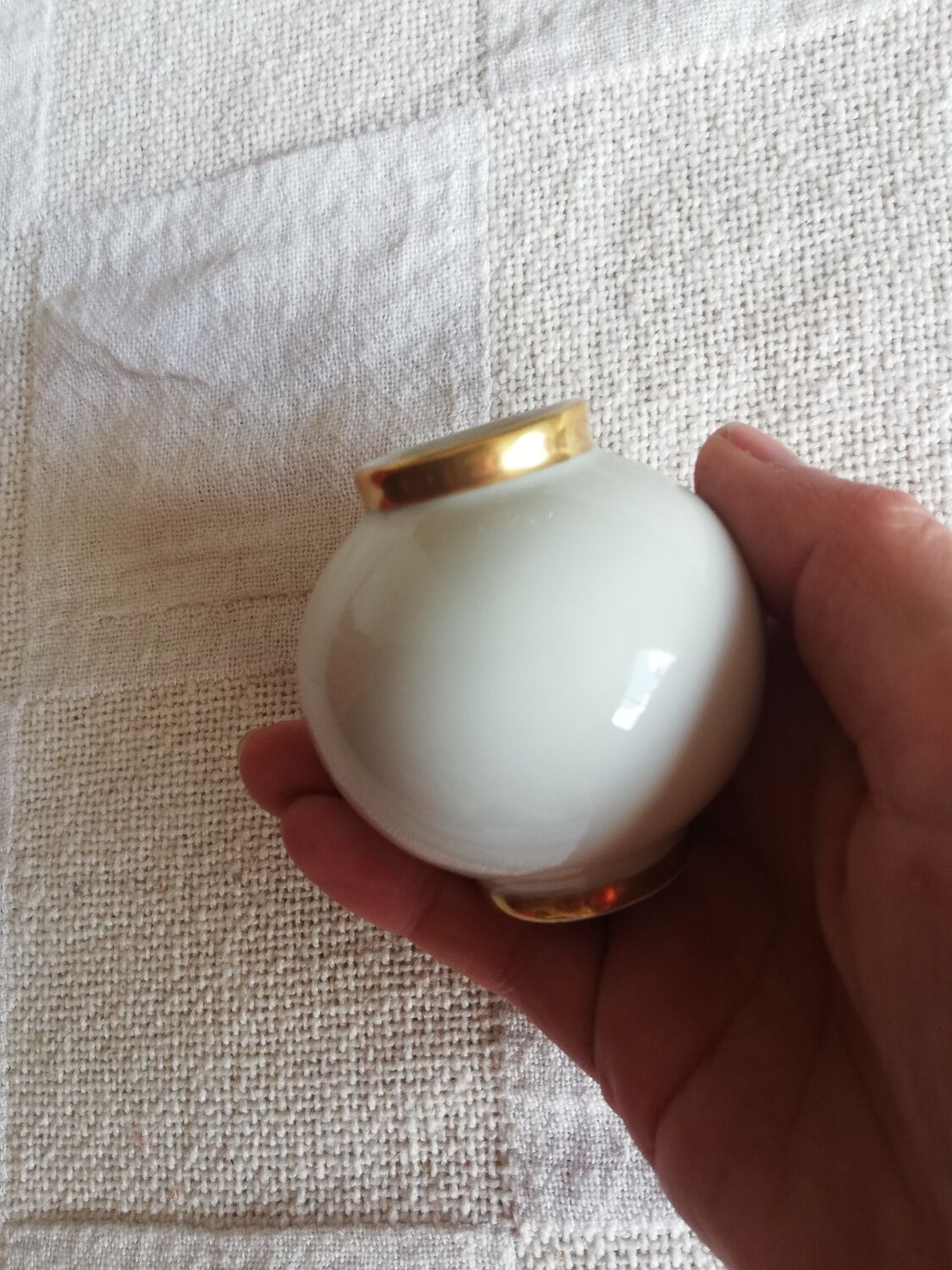 Very small round vase in off-white color with gold edging ESCHENBACH